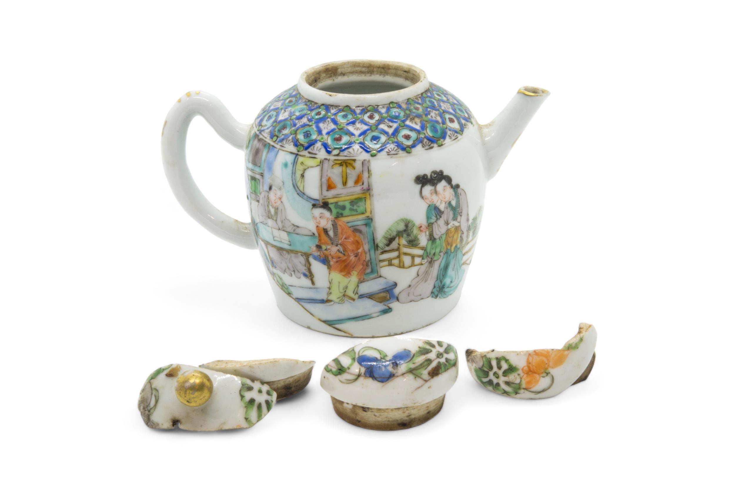 A GROUP OF THREE CHINESE PORCELAIN WINE POTS YONGZHENG / QIANLONG PERIOD 10cm - 12cm high approx. - Image 8 of 8