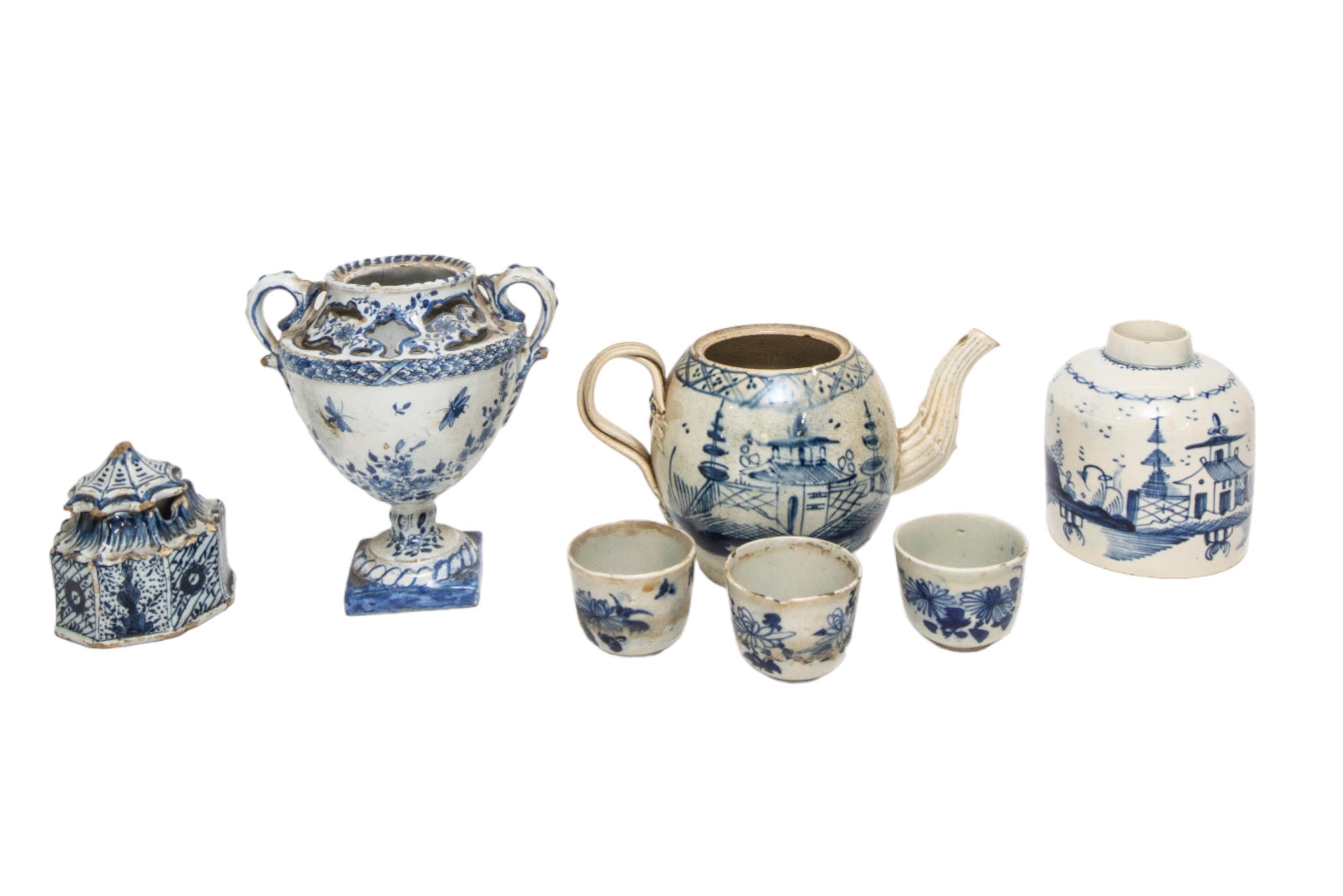 A MIXED GROUP OF DELFT WARES, PREDOMINANTLY 19TH CENTURY, the lot includes a heart shaped tulip - Image 5 of 6