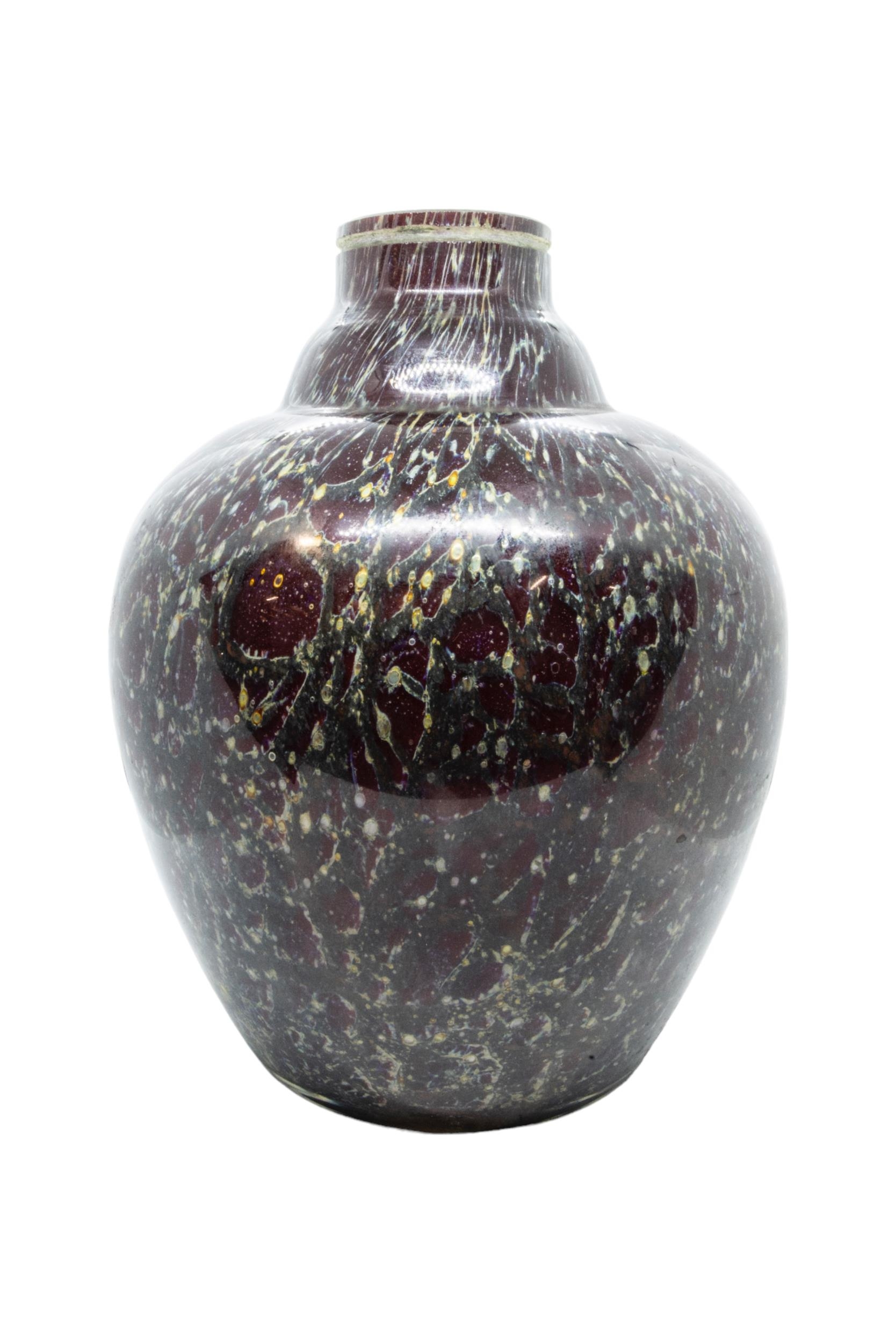 A LARGE VINTAGE BALUSTER GLASS VASE, internally decorated with a crackle effect over a rich - Image 2 of 2