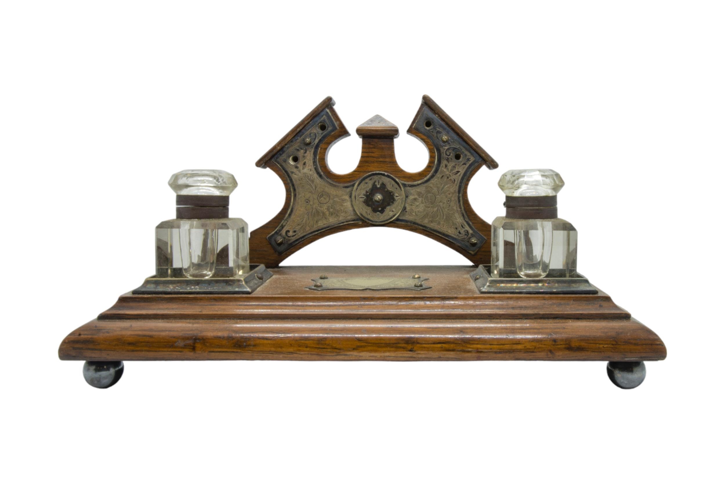 A BRASS POSTAL SCALE, an oak inkstand circa 1900, a Chinese lacquer fan box, three carved Chinese - Image 9 of 10