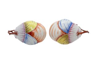 A PAIR OF ITALIAN PORCELAIN SORBET CUPS, LATE 18TH CENTURY, probably Ginori, unusual conch form with