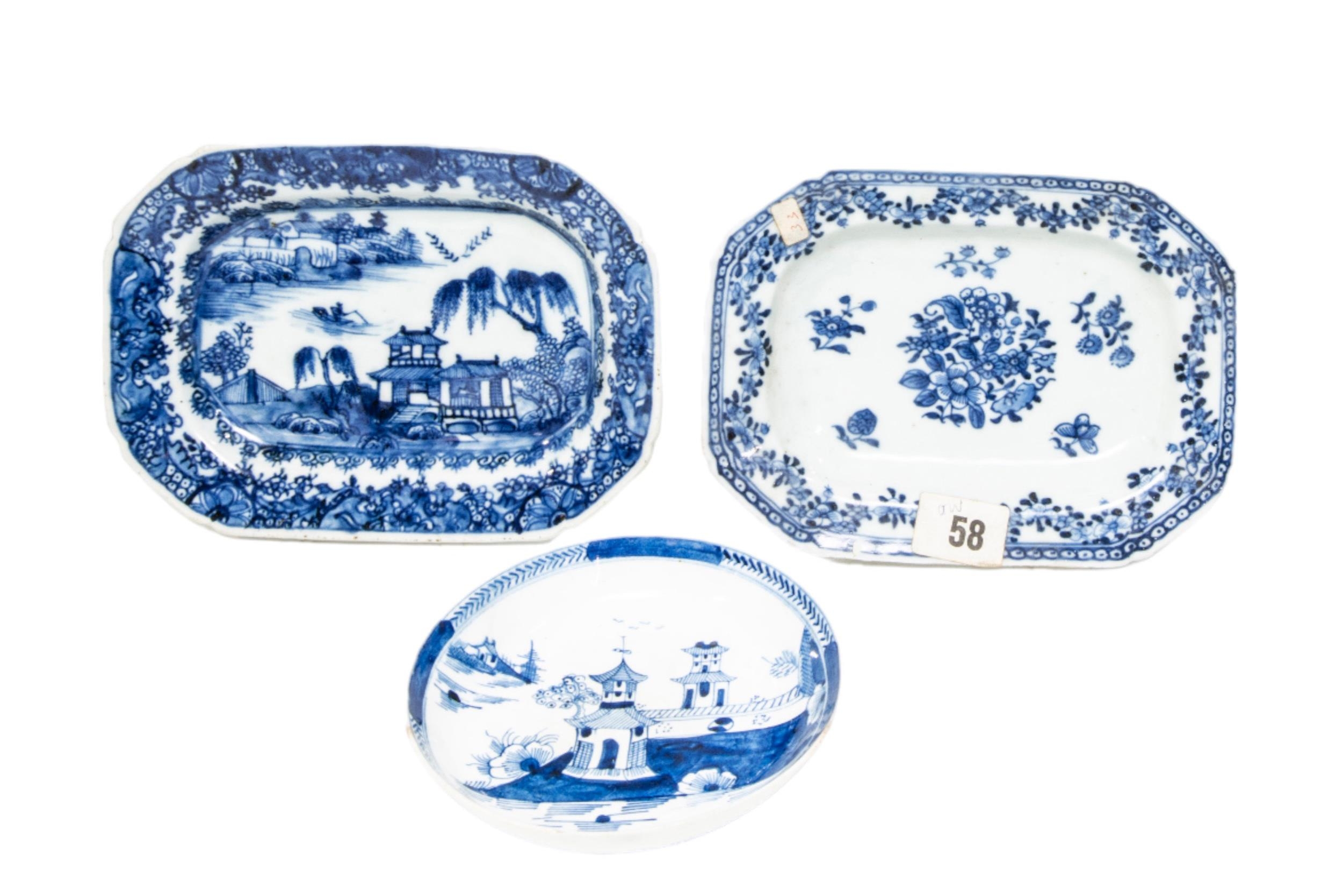 A VARIED COLLECTION OF CHINESE EXPORT BLUE & WHITE PORCELAIN WARE, 18TH/19TH CENTURY, the lot - Image 7 of 13