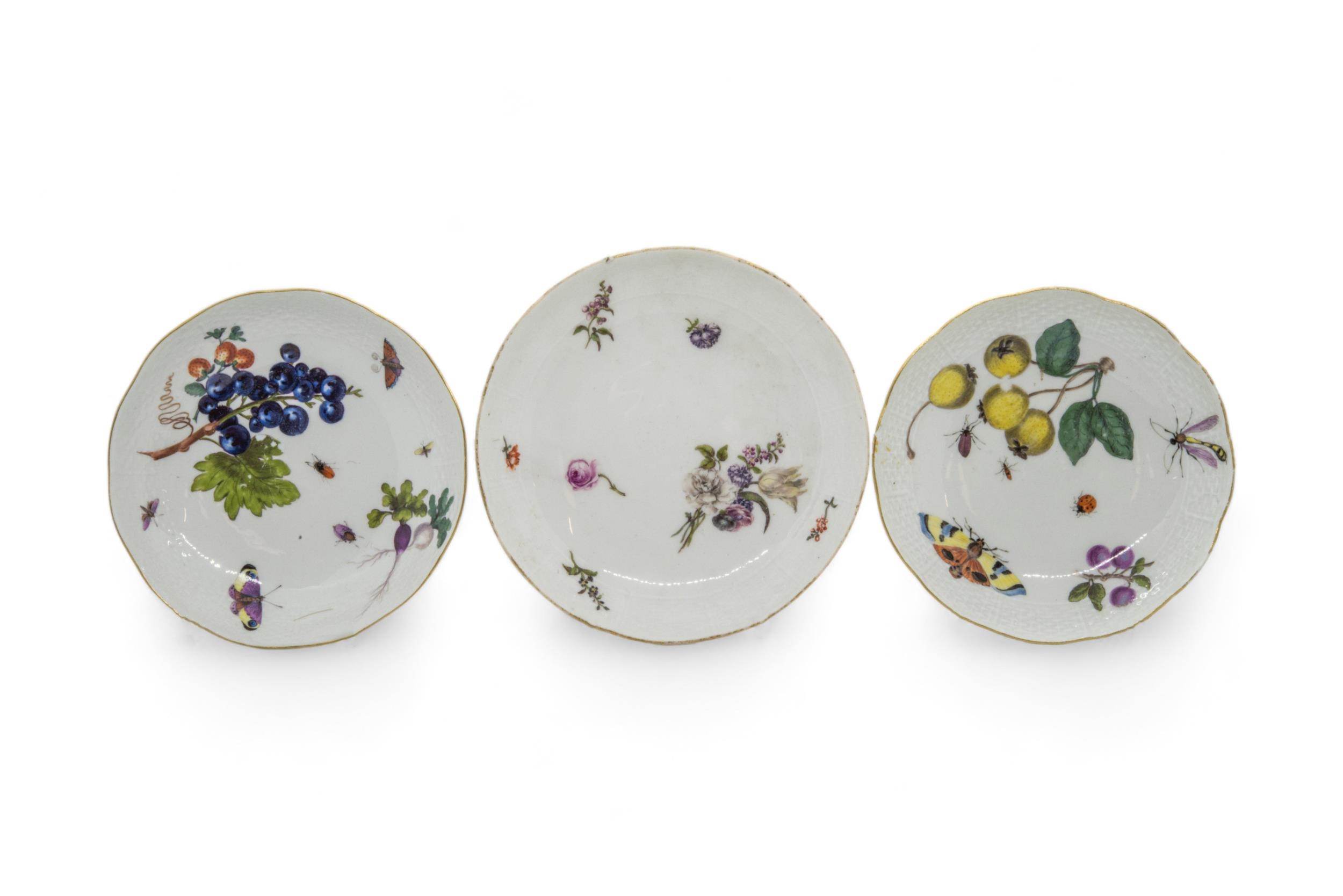 A GROUP OF MID 18TH CENTURY MEISSEN Comprising a sugar box and cover and three saucers painted - Image 2 of 4