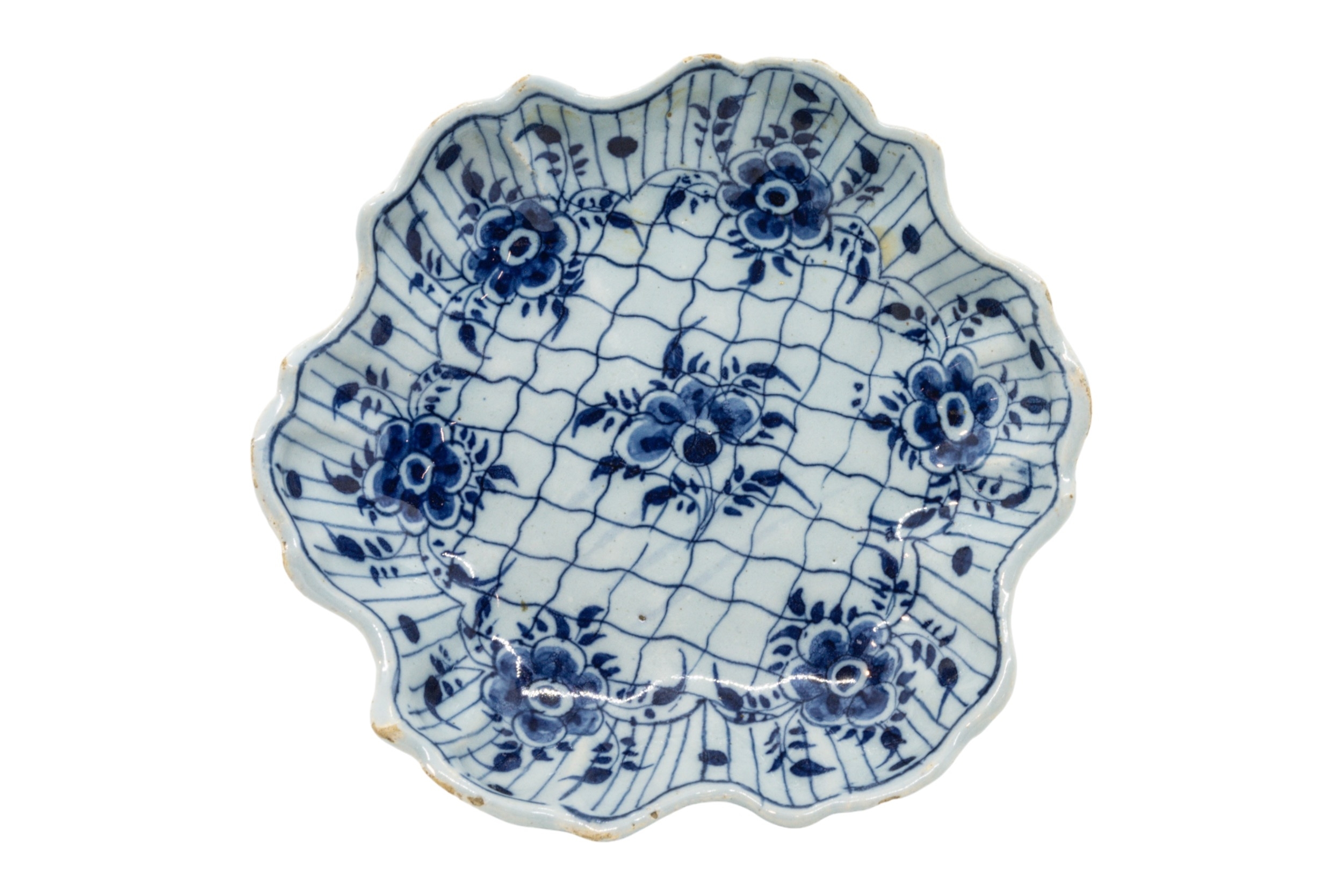 A DELFT SWEETMEAT DISH 18th century, 12cms wide