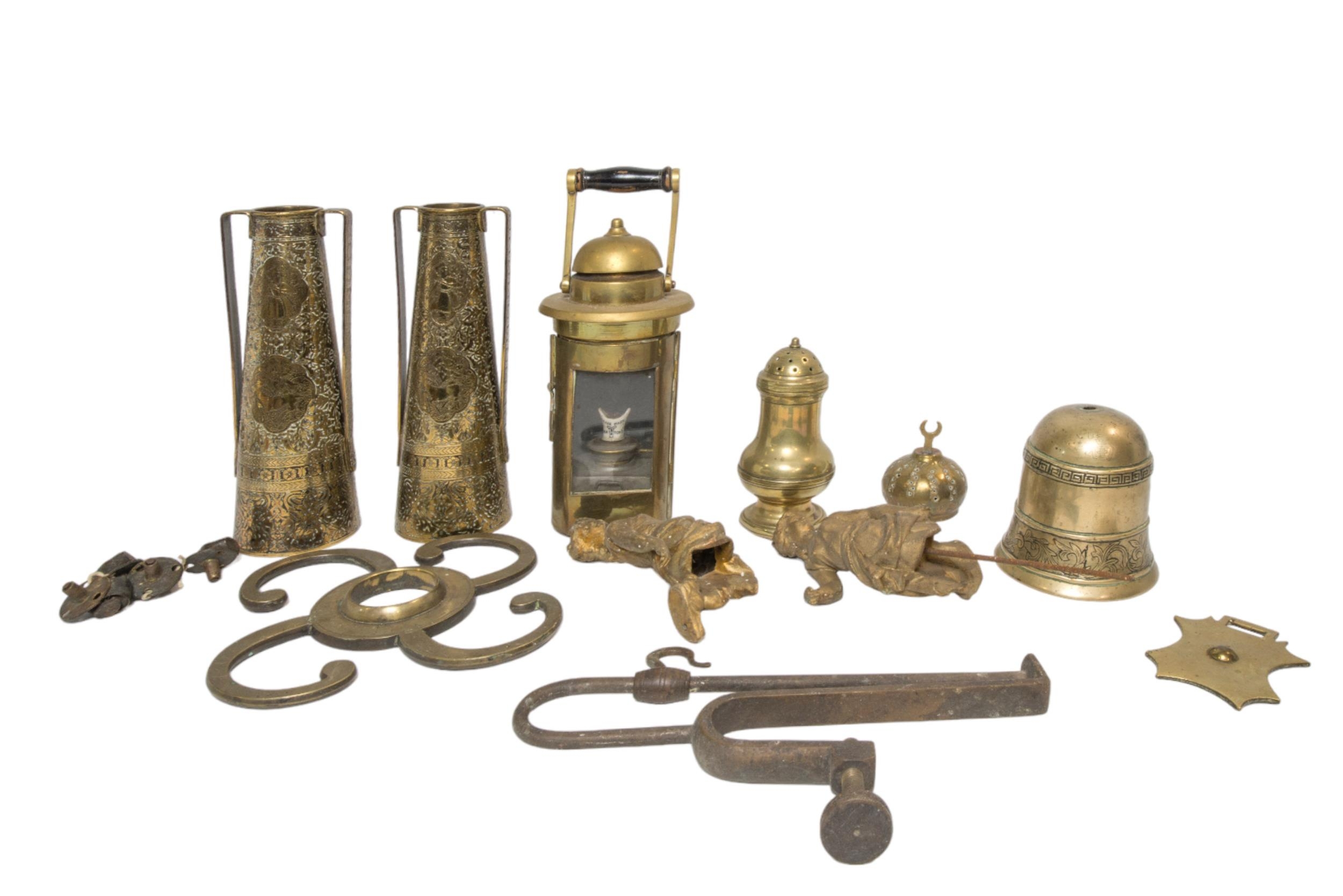 A LONG BRASS TRIVET WITH PIERCED TOP, a fancy brass Victorian bracket, a pair of brass tongs, a - Image 2 of 8