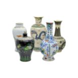 A GROUP OF FIVE CHINESE PORCELAIN VASES 19TH / 20TH CENTURY tallest, 22cm high, 15cm high