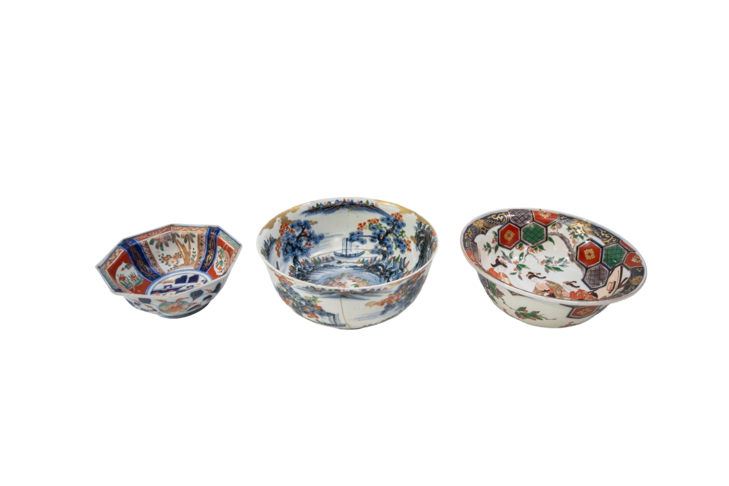 A LARGE GROUP OF JAPANESE IMARI WARES EDO / MEIJI PERIOD (qty) - Image 5 of 7