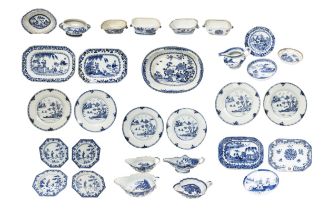 A VARIED COLLECTION OF CHINESE EXPORT BLUE & WHITE PORCELAIN WARE, 18TH/19TH CENTURY, the lot