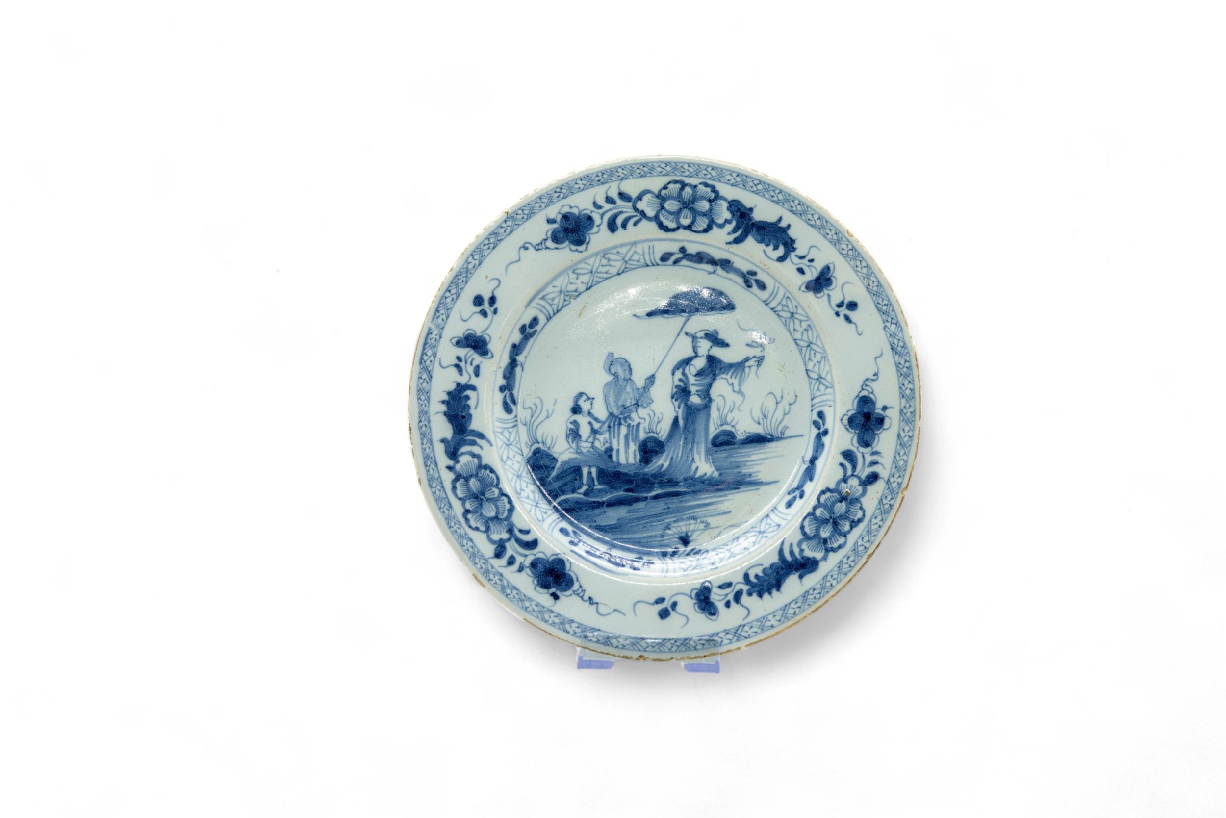 FIVE DELFT PLATES AND A SOUP PLATE 18th century, 23cms wide - Image 6 of 6