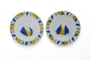 A RARE PAIR OF PRATT STYLE COMMEMERATIVE CHILDS PLATES 19th century, with bust portraits of Thomas