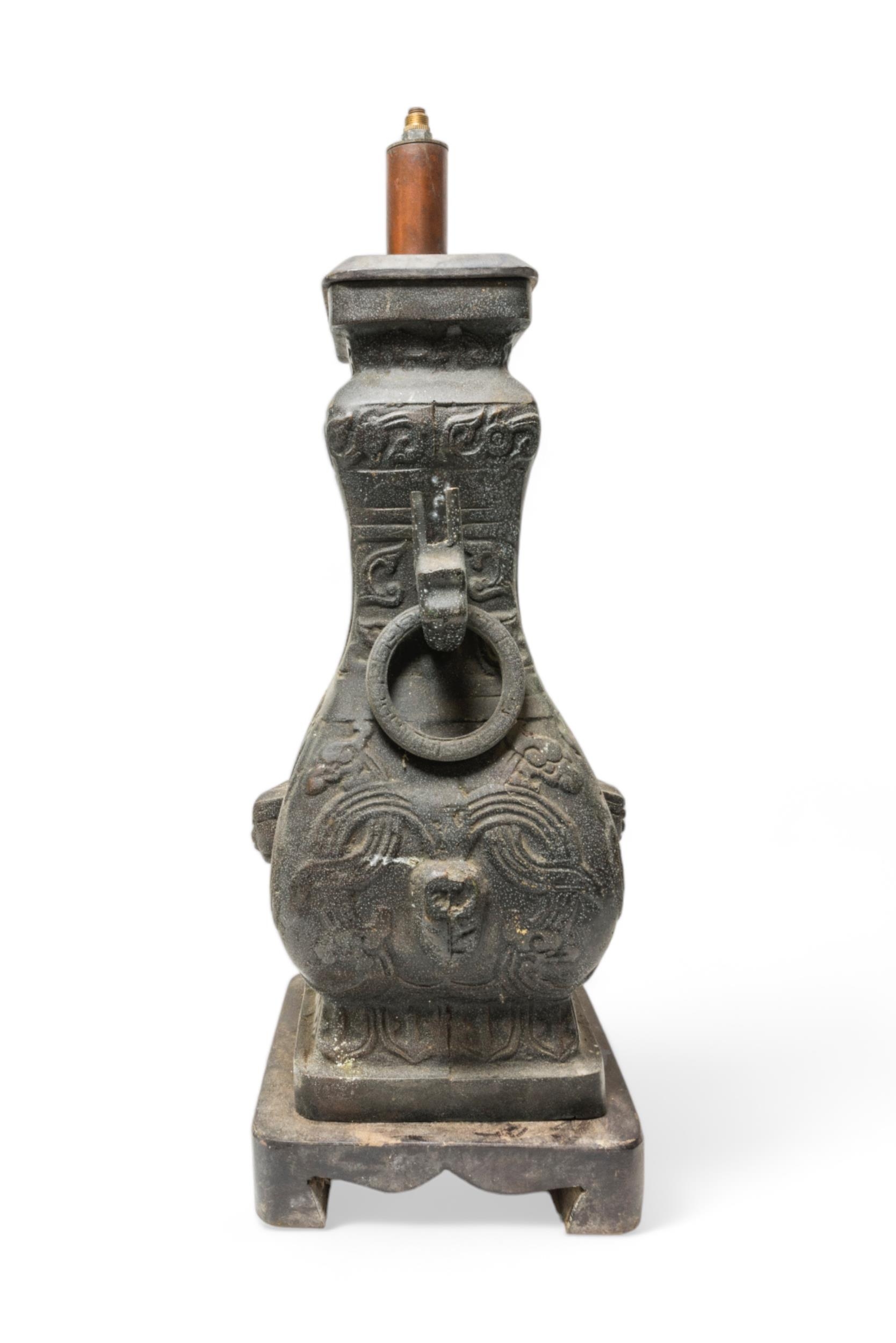 AN CHINESE ARCHAIC STYLE METAL VASE MOUNTED AS LAMP. 20TH CENTURY.