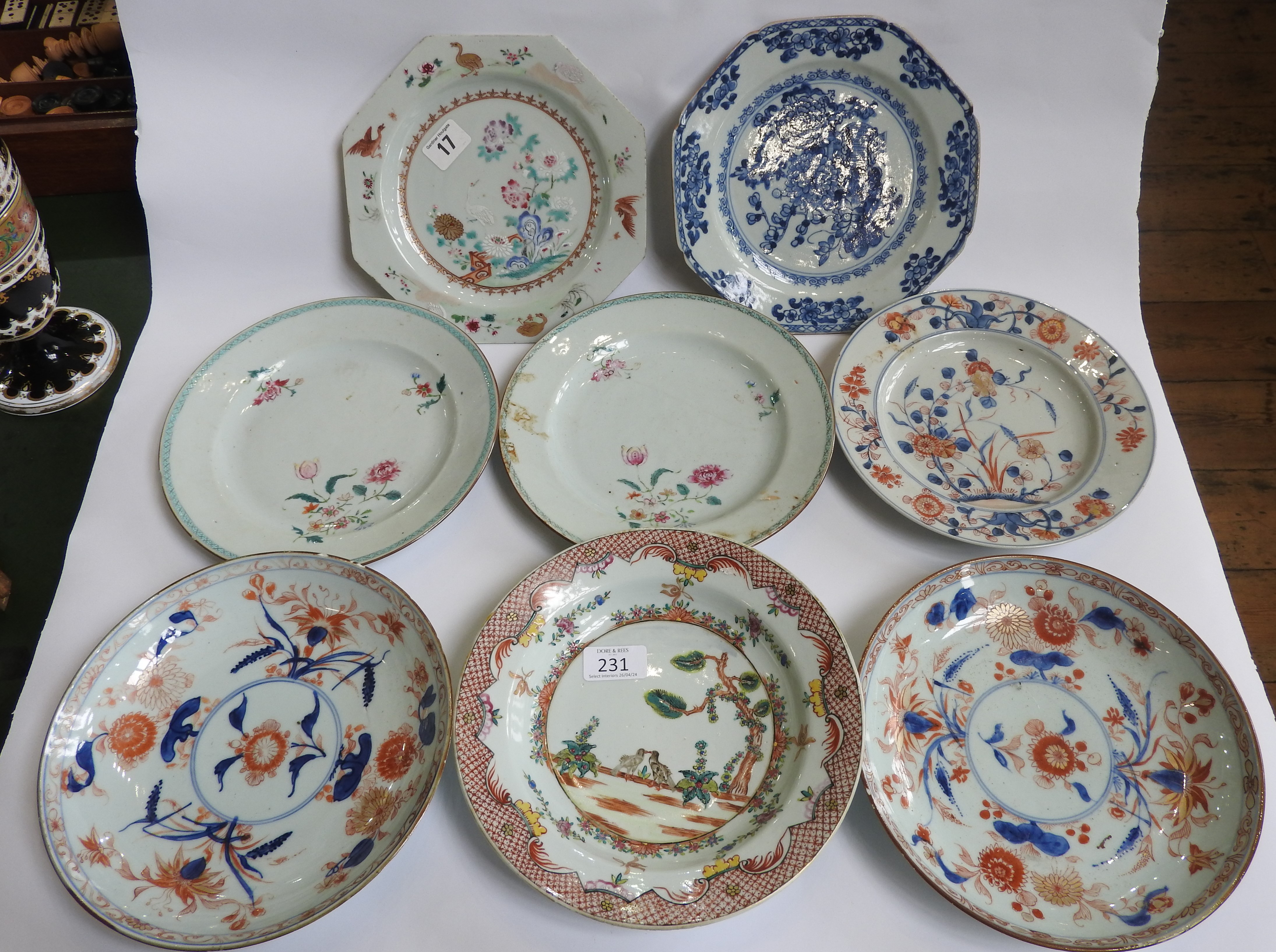 A GROUP OF EIGHT CHINESE EXPORT DISHES QIANLONG PERIOD (1736-1795) 21.5cm - 23cm diam