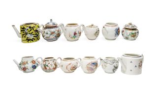 A GROUP OF TWEVLE CHINESE EXPORT PORCELAIN TEAPOTS QING DYNASTY, 18TH / 19TH CENTURY largest, 11.