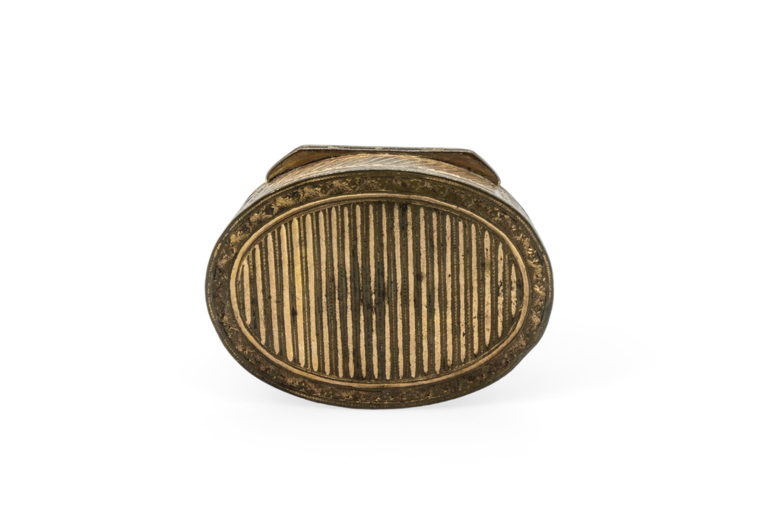 AN 18TH CENTURY GILT METAL SNUFF BOX The top inset with an oval mythological scene, 7.5cms - Image 4 of 4