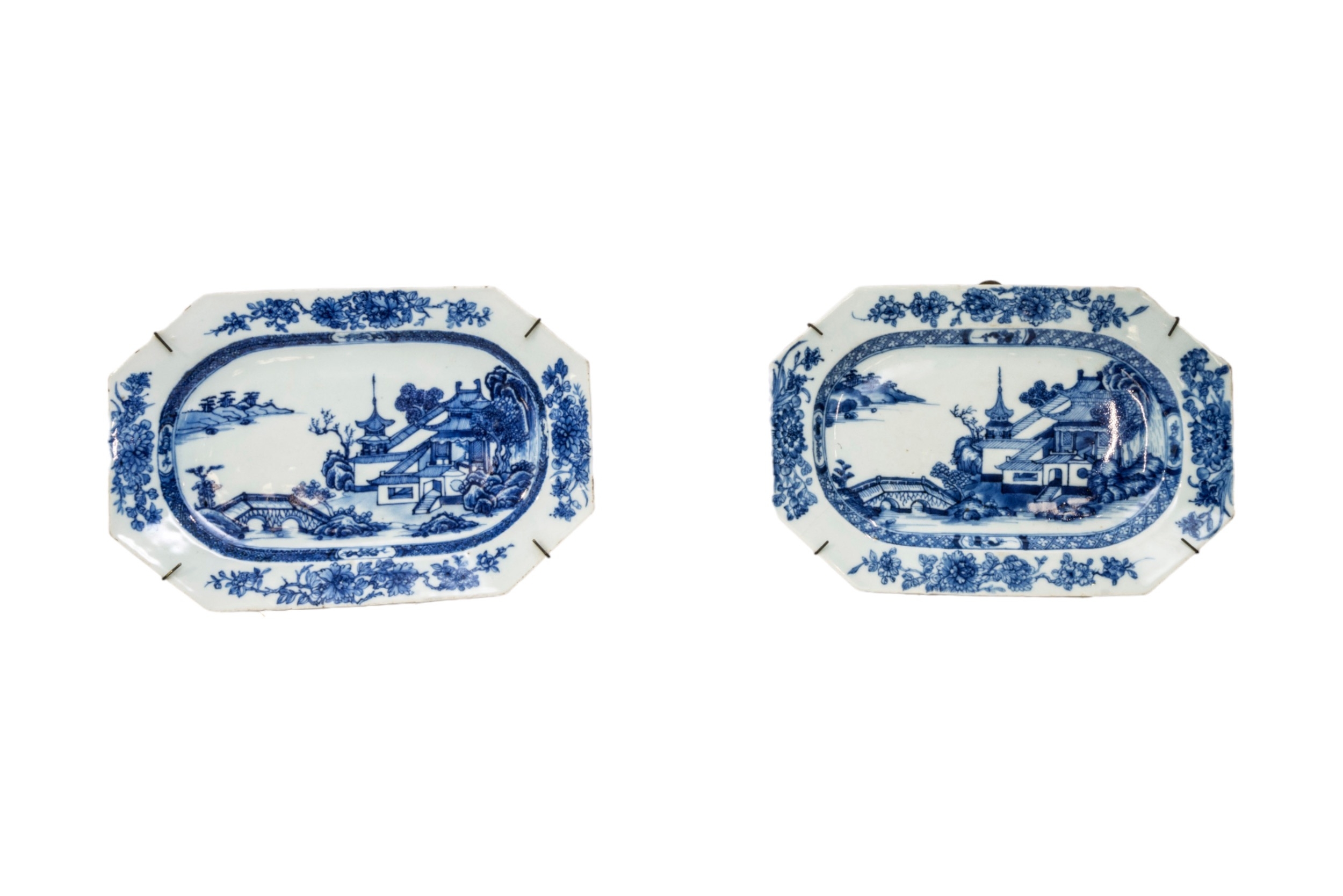 A GROUP OF FIFTEEN CHINESE BLUE AND WHITE SERVING DISHES QING DYNASTY, 18TH CENTURY largestest - Image 7 of 10