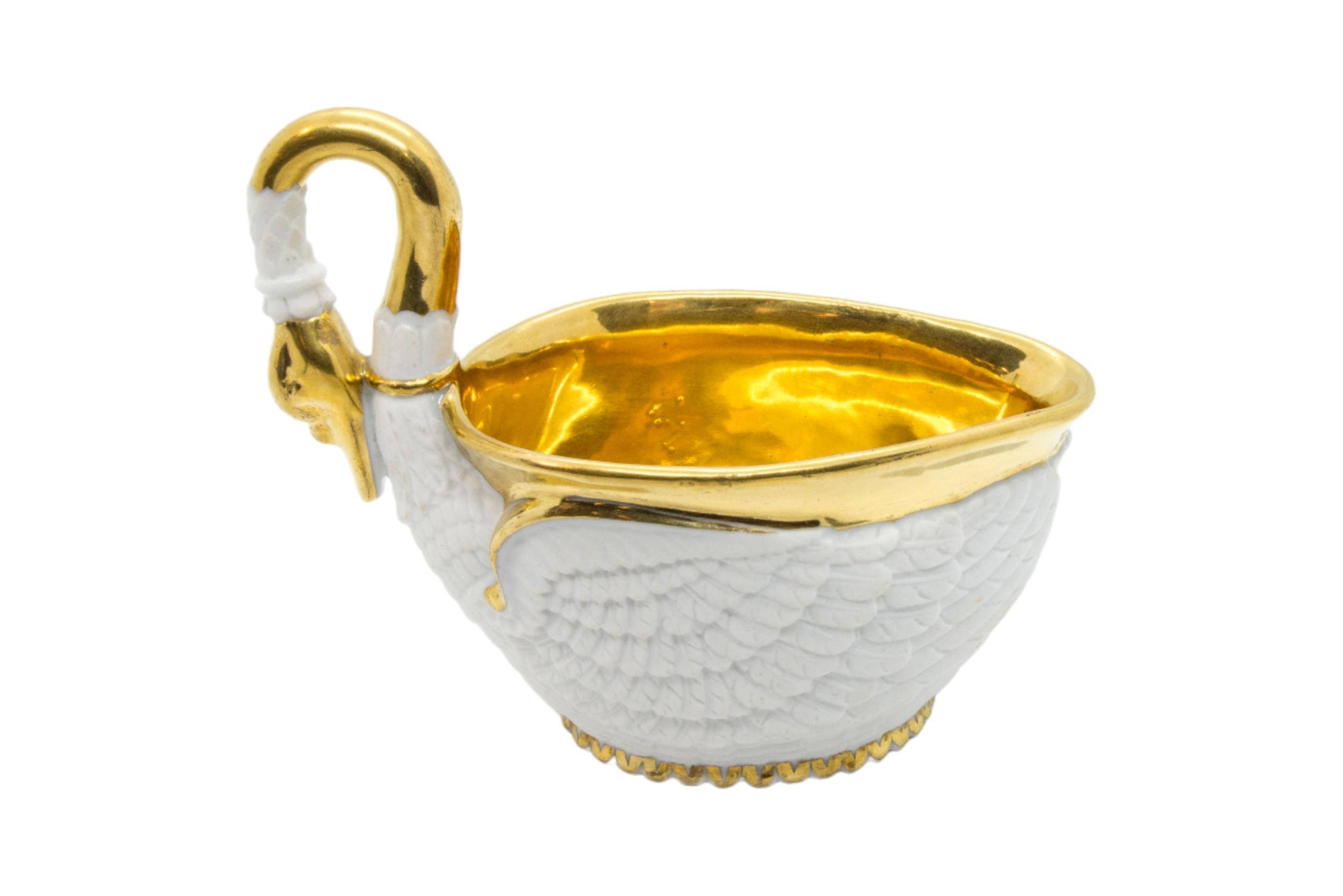 A SMALL SAUCE BOAT OF SWAN FORM Circa 1800, possibly Dagoty, 11cms - Image 2 of 3