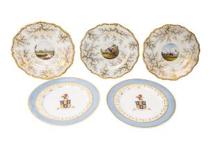 A PAIR OF CHAMBERLAIN ARMORIAL PLATES AND TWO FLIGHT AND BARR PLATES Early 19th century, 21cms wide