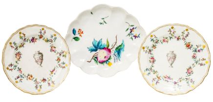 TWO CHELSEA DERBY PLATES Circa 1770, 9.5cms wide together with a lobed dessert dish