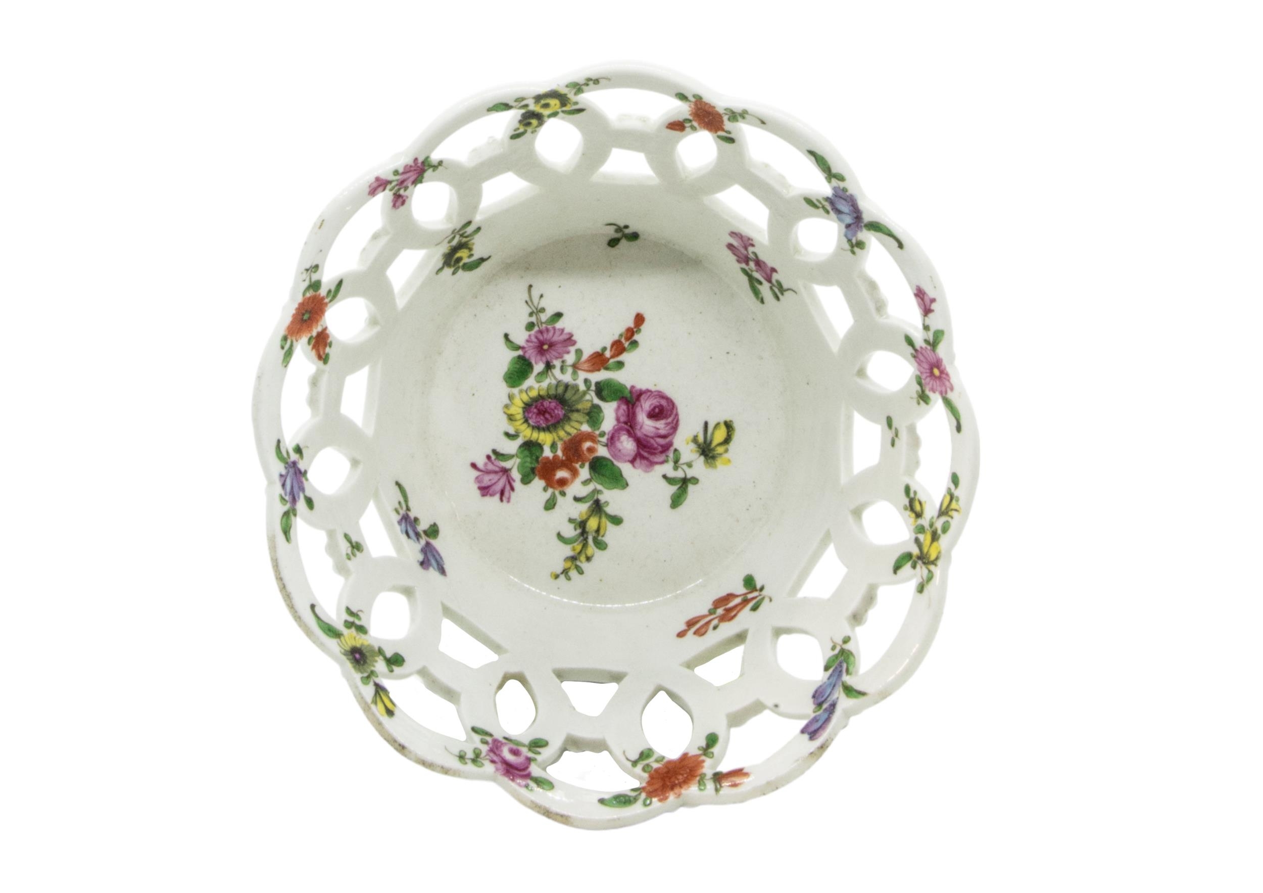 A LATE 18TH / EARLY 19TH CENTURY CHELSEA BASKET, painted with floral spray decoration, bearing a - Image 3 of 3