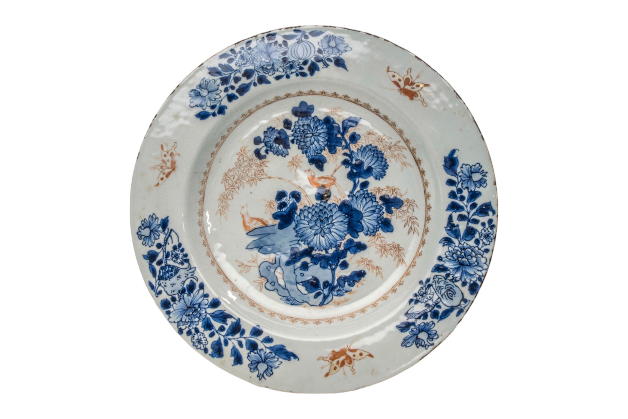 TWO LARGE CHINESE EXPORT PORCELAIN DISHES QIANLONG PERIOD (1736-1795) 36.5cm & 38.5cm diam - Image 2 of 3