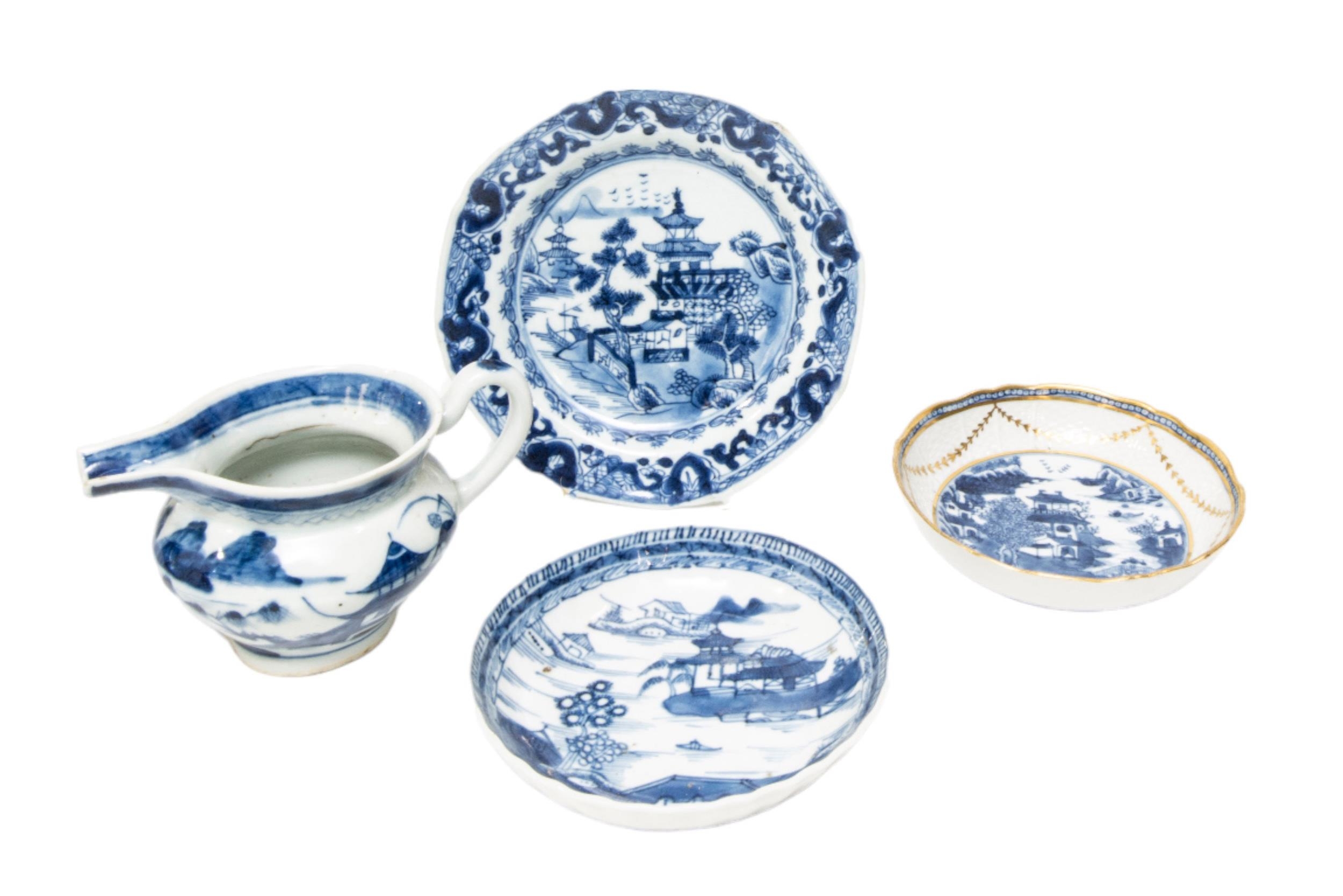 A VARIED COLLECTION OF CHINESE EXPORT BLUE & WHITE PORCELAIN WARE, 18TH/19TH CENTURY, the lot - Image 8 of 13