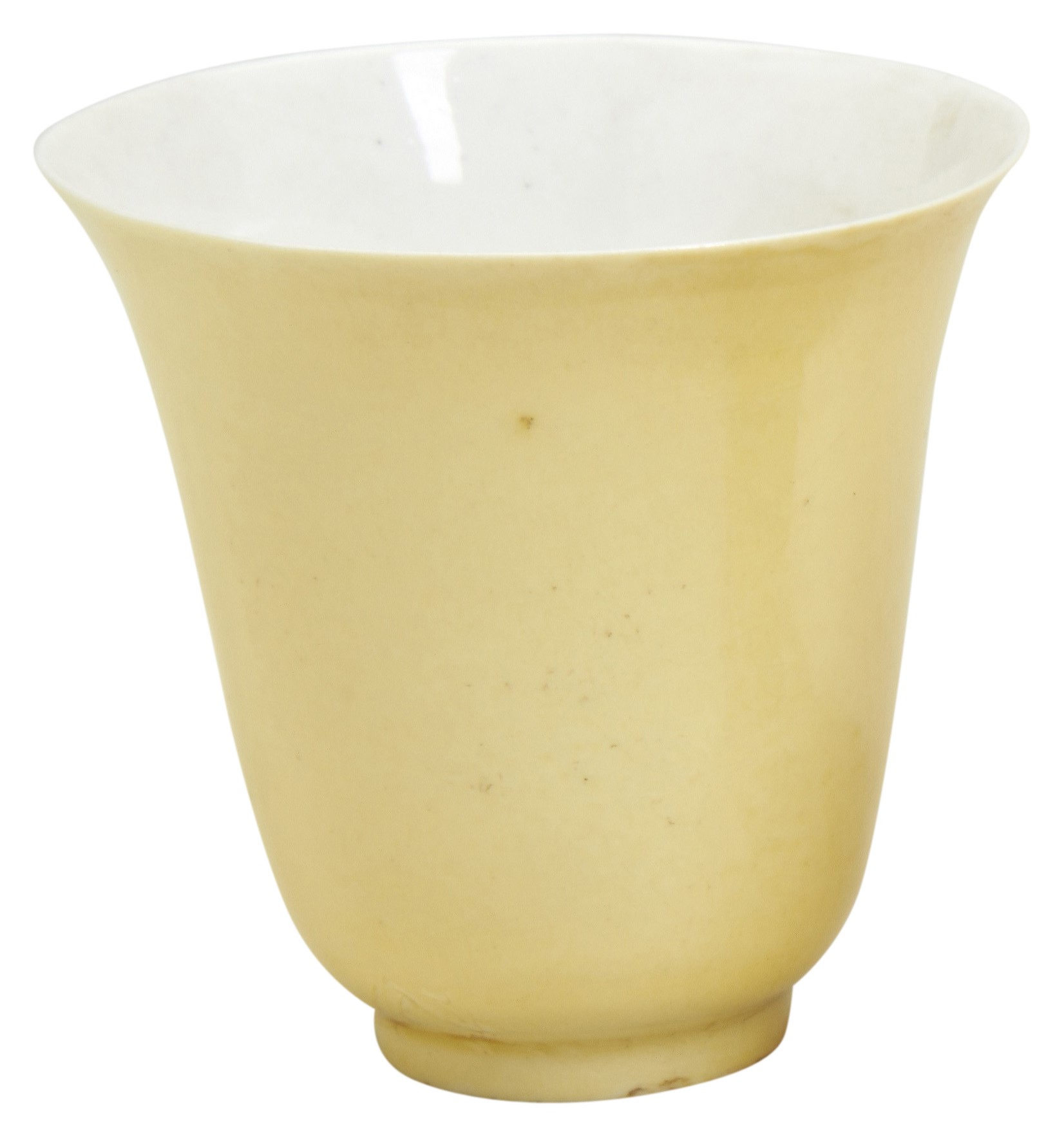 A FINE LEMON-YELLOW GLAZED WINE CUP QING DYNASTY, 18TH CENTURY 清十八/十九世纪 黄釉铃铛杯 of tall beaker form,