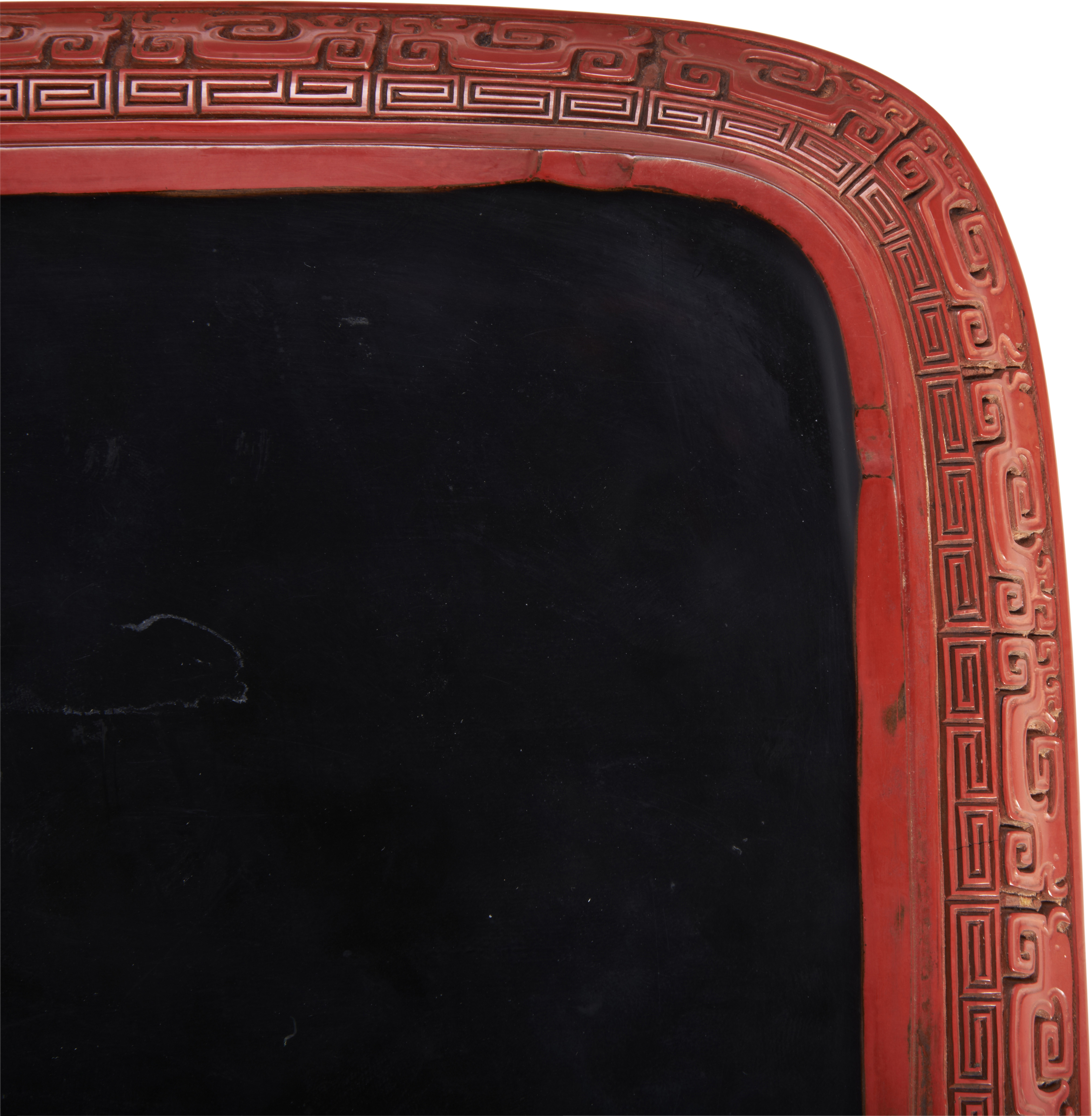 A FINE CINNABAR LACQUER DISH QIANLONG PERIOD (1736-1795) 清 剔红方形漆盘 red square carved - Image 6 of 6