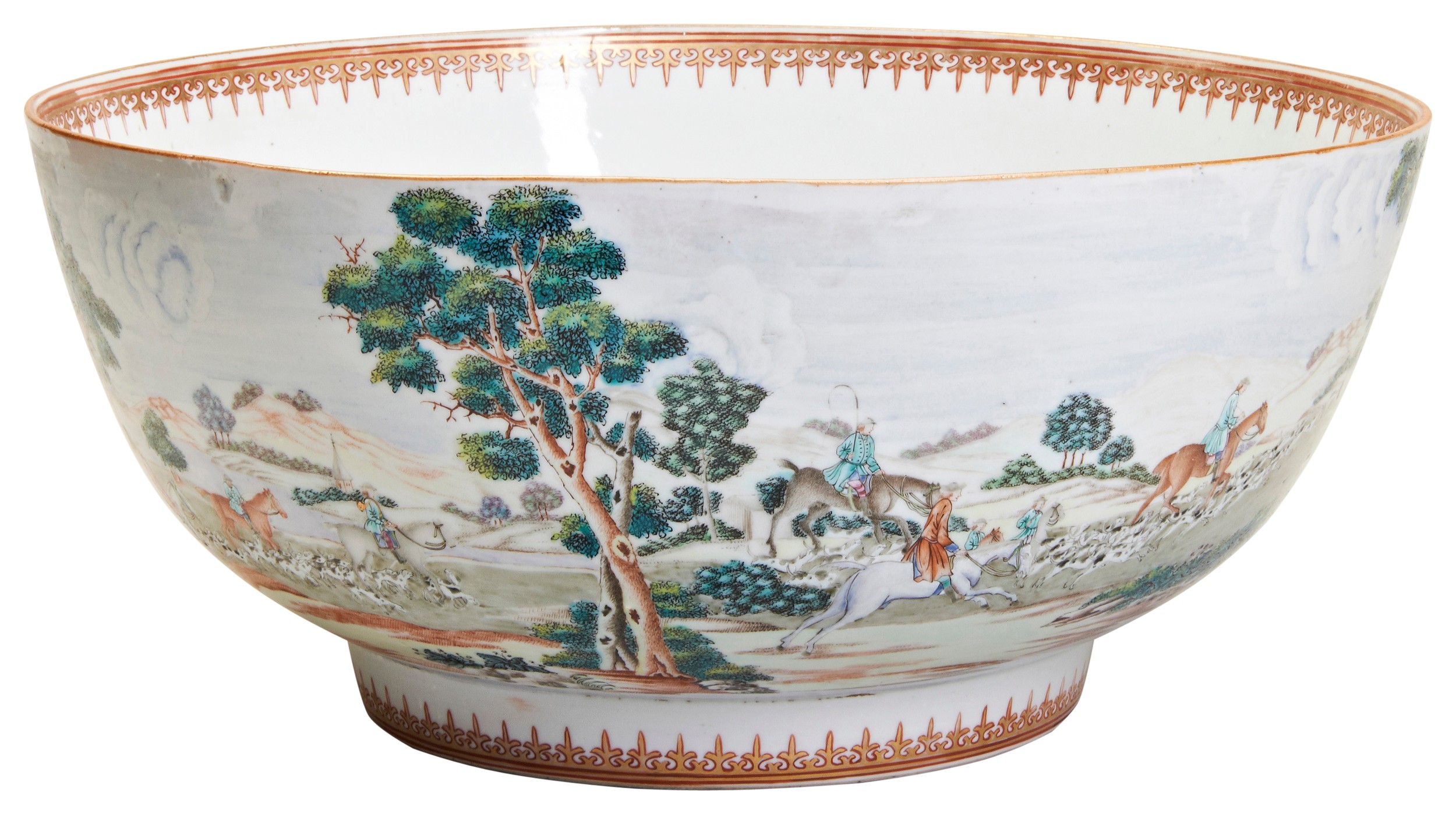 A LARGE CHINESE EXPORT 'HUNTING SUBJECT' BOWL QIANLONG PERIOD (1736-1795) the exterior painted - Image 3 of 4