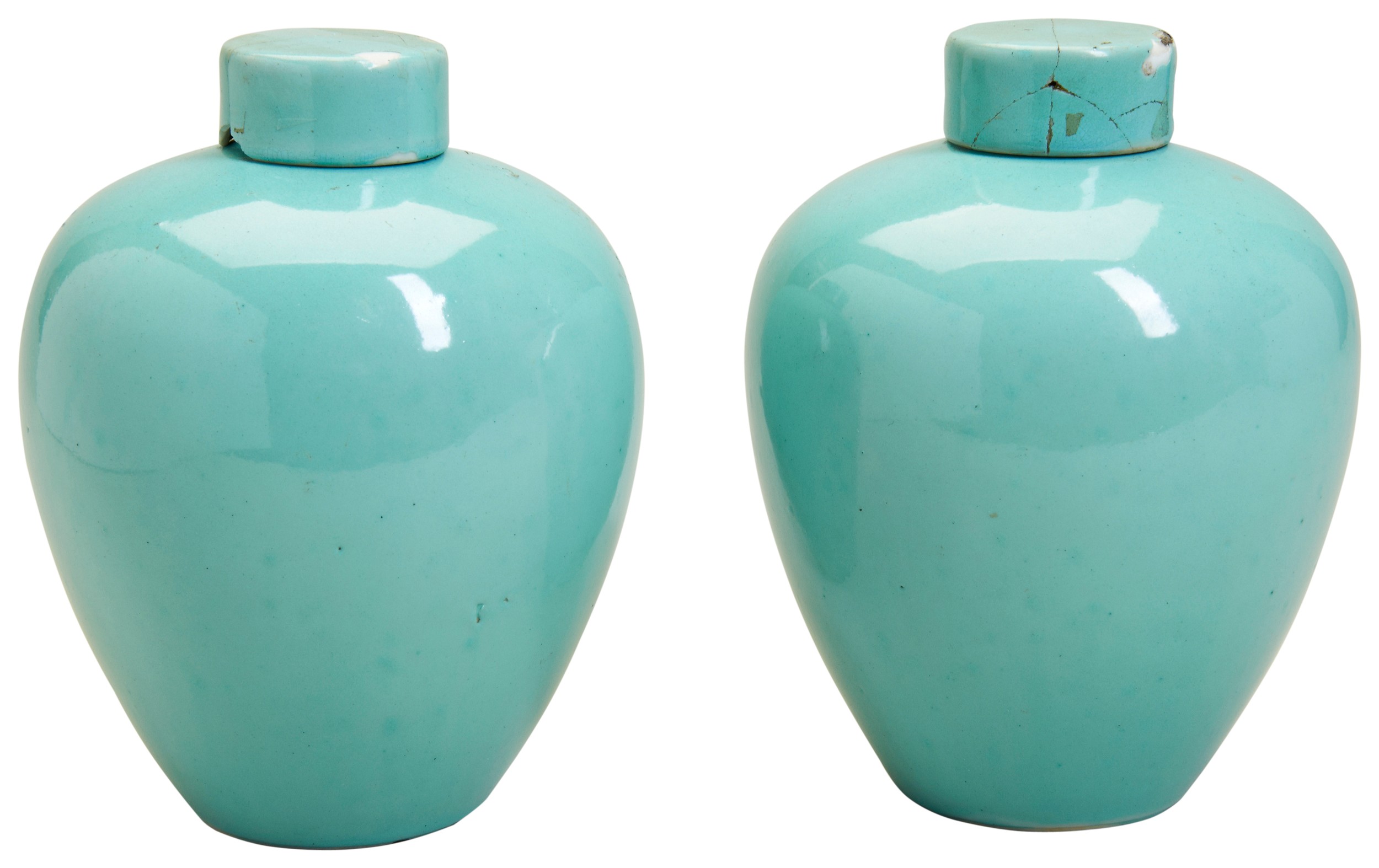 A PAIR OF TURQUOISE GLAZED JARS AND COVERS QING DYNASTY, 19TH CENTURY  with apocryphal Kangxi six