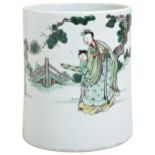 A GOOD FAMILLE VERTE BRUSHPOT  KANGXI PERIOD (1662-1722) 清康熙 五彩携琴访友笔筒 the cylindrical sides