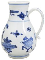A BLUE AND WHITE PORCELAIN JUG KANGXI PERIOD (1662-1722) painted with the hundred antiquities scene.