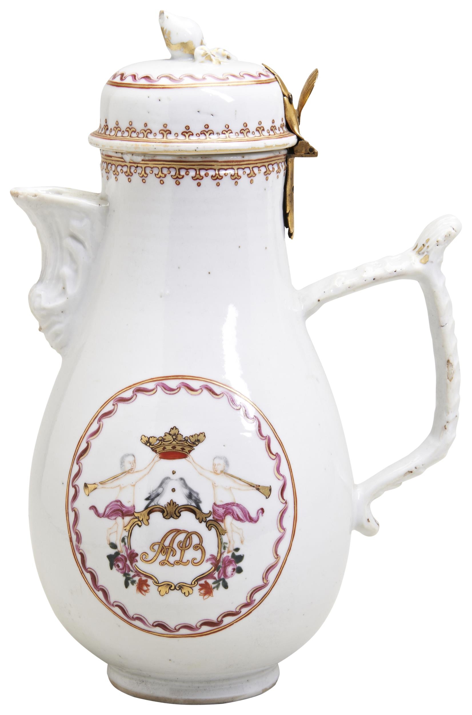 A CHINESE EXPORT PORCELAIN FAMILLE ROSE COFFEE POT AND COVER QING DYNASTY, 18TH CENTURY with gilt-