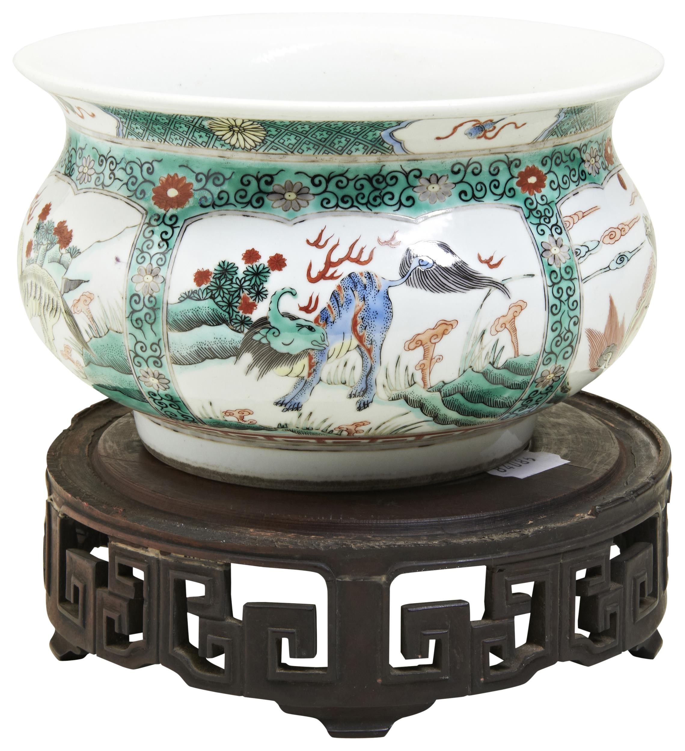 A FAMILLE VERTE 'MYTHICAL BEASTS' CENSER QING DYNASTY, 19TH CENTURY with an apocryphal Kangxi six - Image 2 of 4