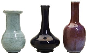 A COLLECTION OF THREE VASEES : AUBERGINE BOTTLE VASE, FLAMBE VASE AND CEALDON VASE 18TH/19TH CENTURY