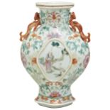 A FAMILLE ROSE VASE LATE QING / REPUBLIC PERIOD 晚清/民国 粉彩开光人物故事纹瓶 painted with panels depicting