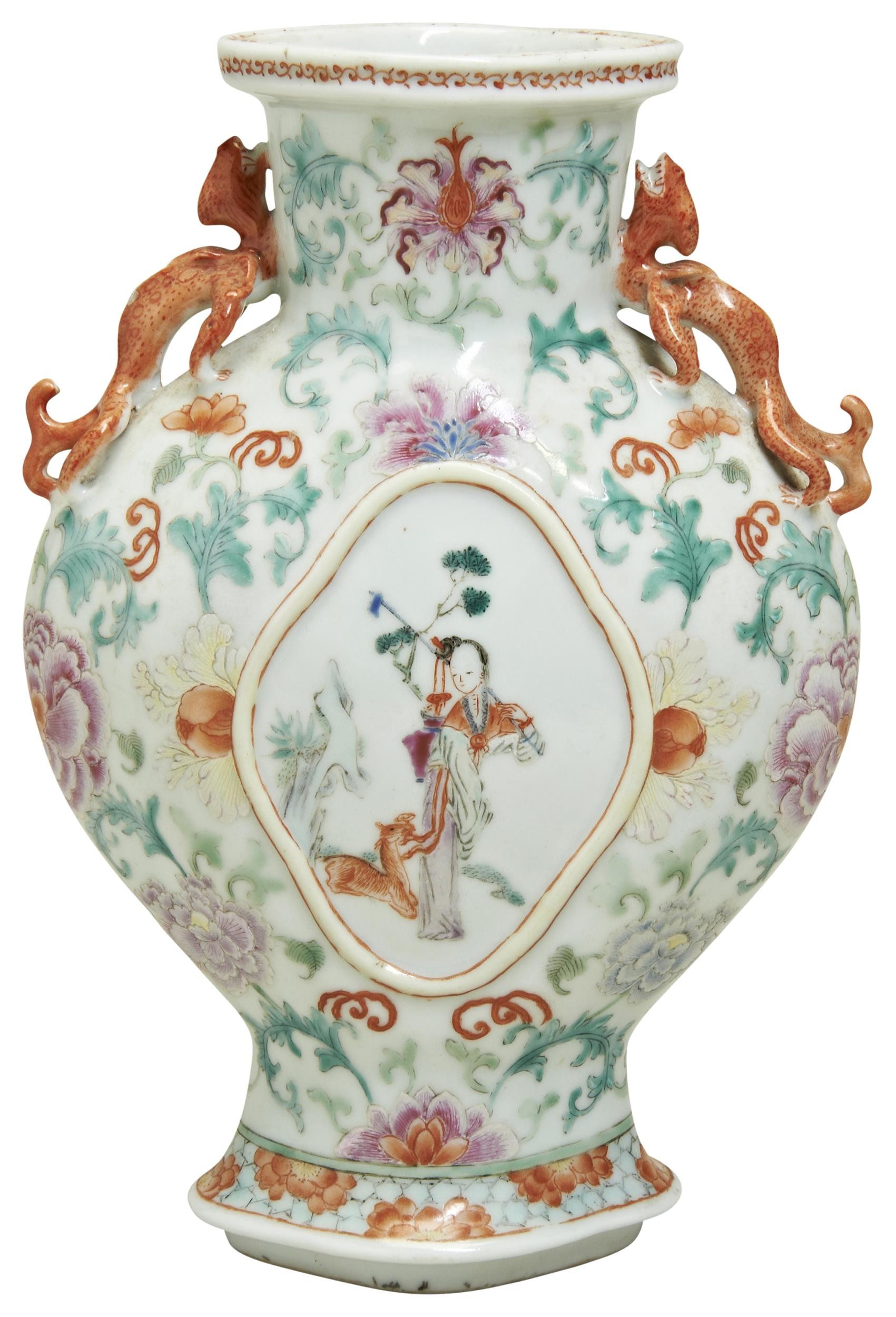 A FAMILLE ROSE VASE LATE QING / REPUBLIC PERIOD 晚清/民国 粉彩开光人物故事纹瓶 painted with panels depicting - Image 2 of 2