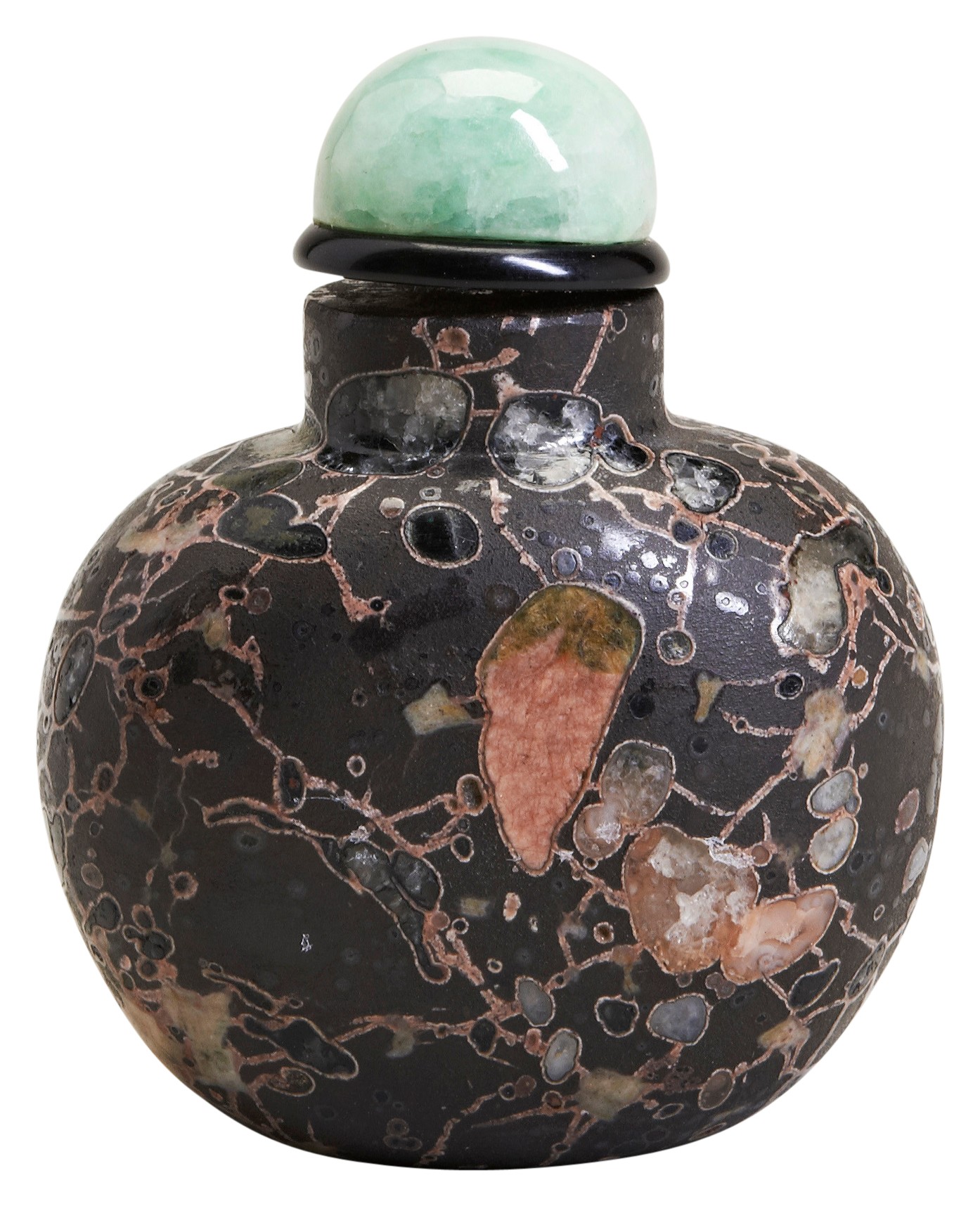 A HARDSTONE SNUFF BOTTLE WITH A JADE STOPPER 19TH/20TH CENTURY with natural stone grain and a jade