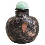 A HARDSTONE SNUFF BOTTLE WITH A JADE STOPPER 19TH/20TH CENTURY with natural stone grain and a jade