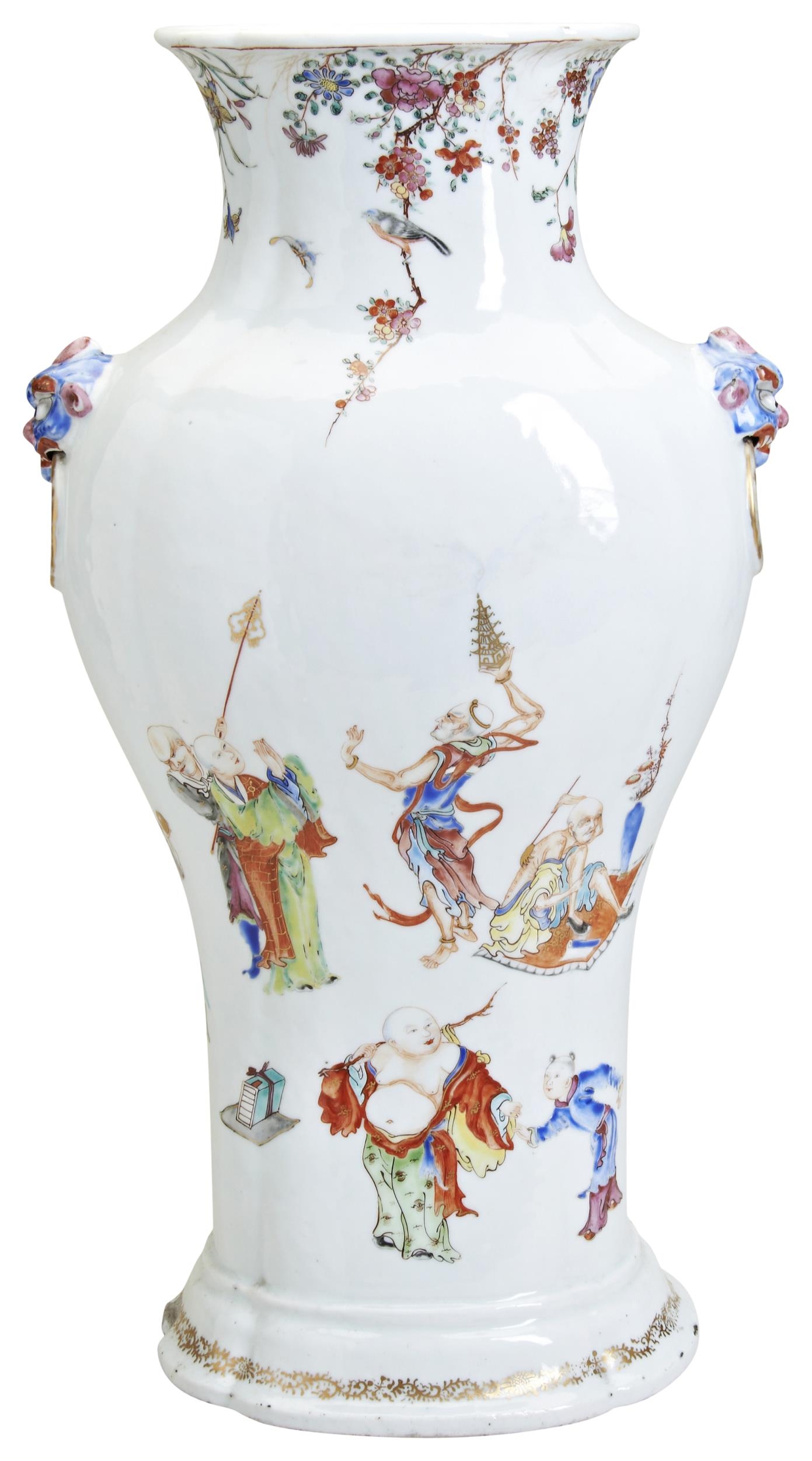 A LARGE FAMILLE ROSE BALUSTER VASE QIANLONG PERIOD (1736-1795) 清 乾隆粉彩 十八罗汉狮耳瓶 the moulded - Image 2 of 2