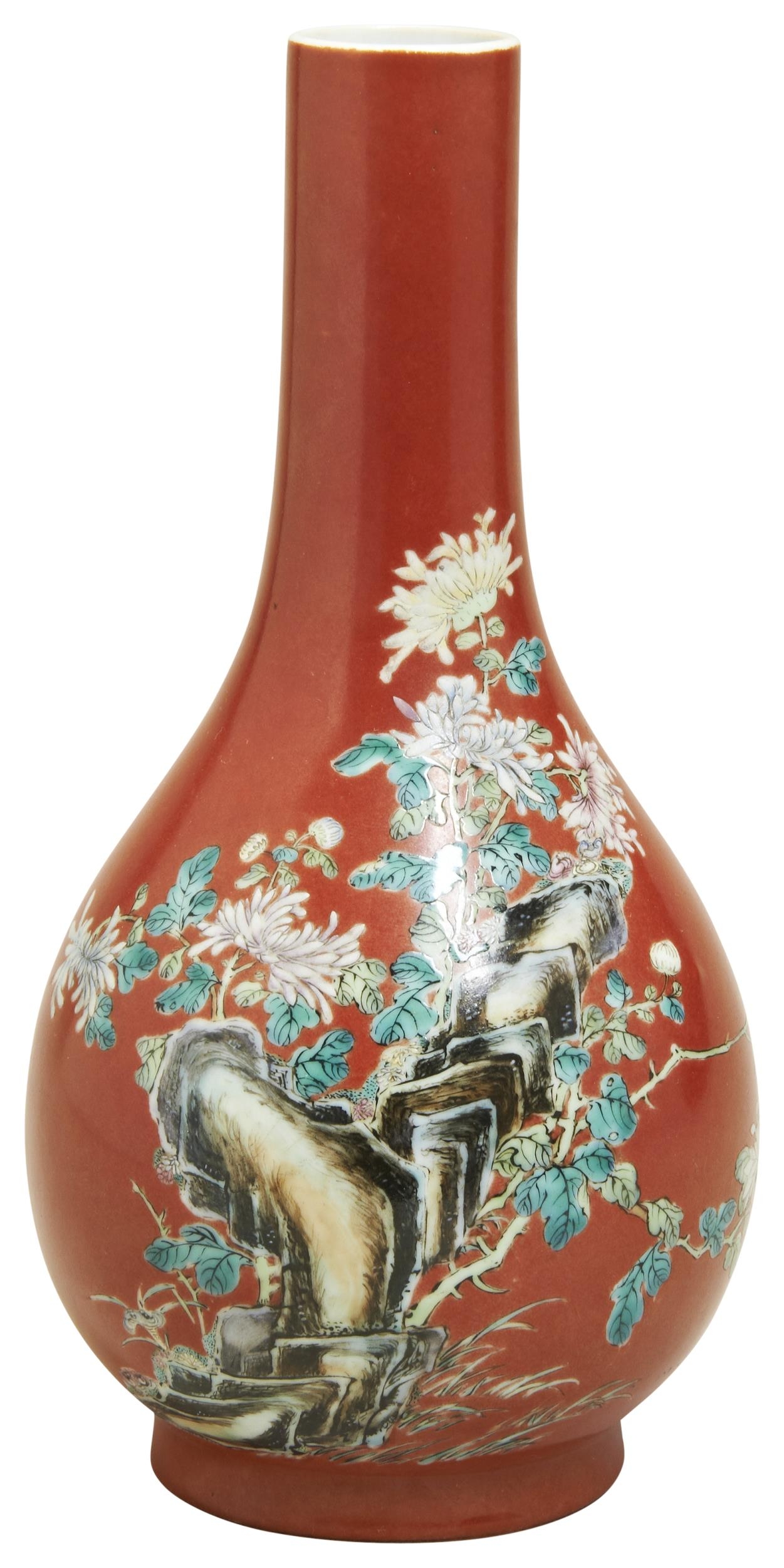 AN EXTREMELY RARE CORAL-RED BOTTLE VASE SHENDE TANG ZHI MARK IN IRON-RED, DAOGUANG PERIOD (1821-