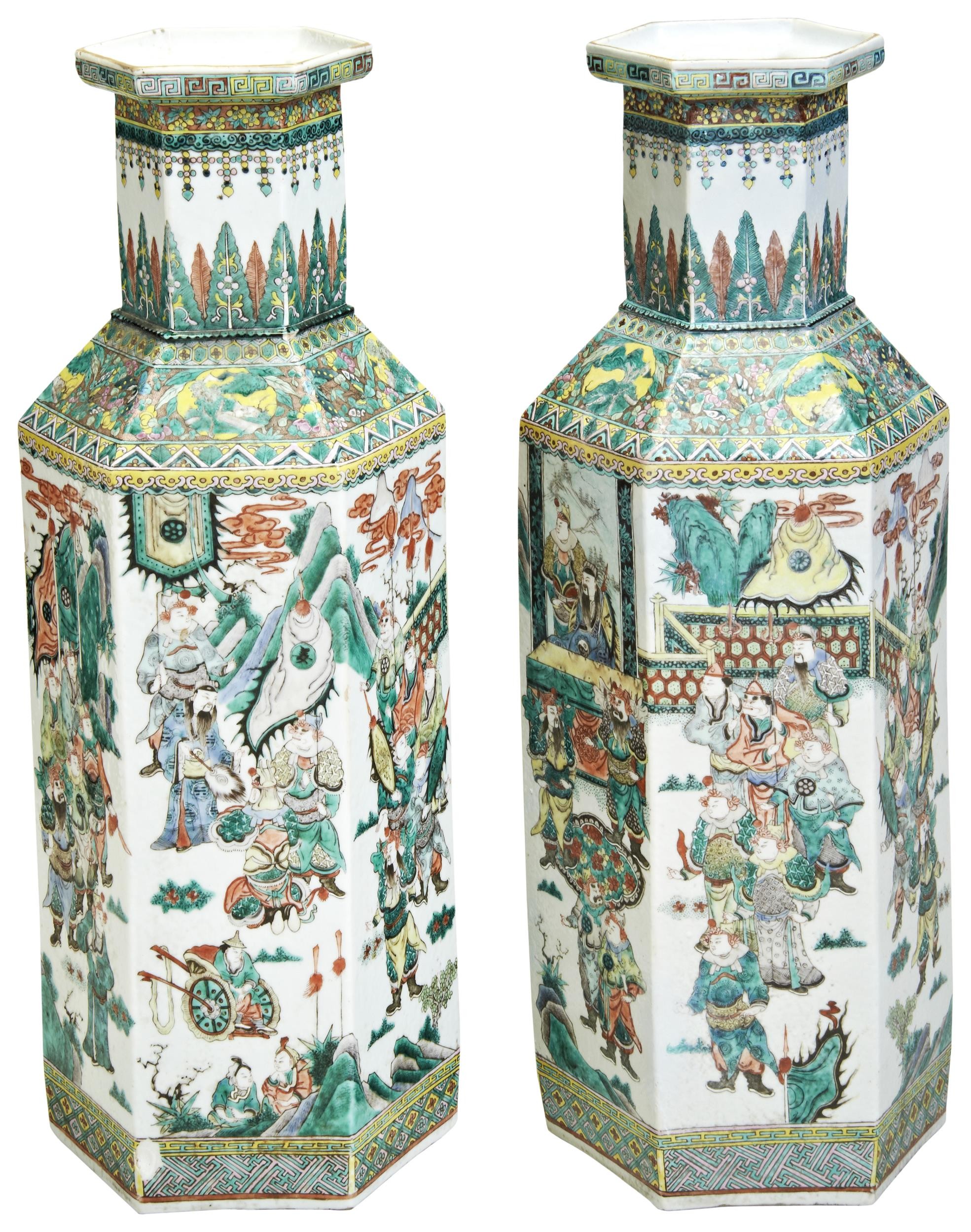 A LARGE PAIR  FAMILLE VERTE HEXAGONAL VASES QING DYNASTY, 19TH CENTURY the sides decorated with - Image 2 of 4