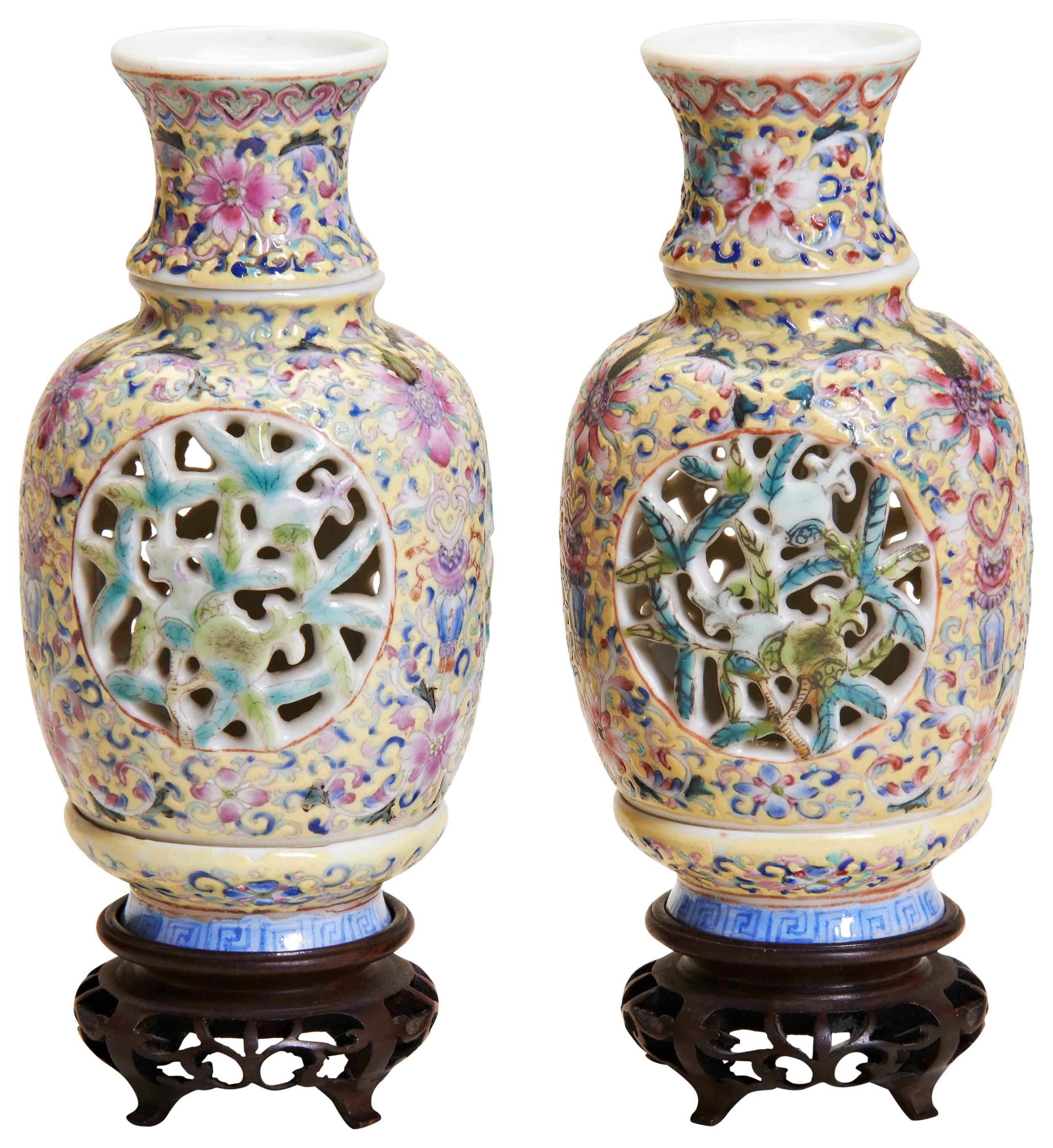 A GOOD PAIR OF FAMILLE ROSE REVOLVING AND RETICULATED VASES REPUBLIC PERIOD (1912-1949) each - Image 2 of 5