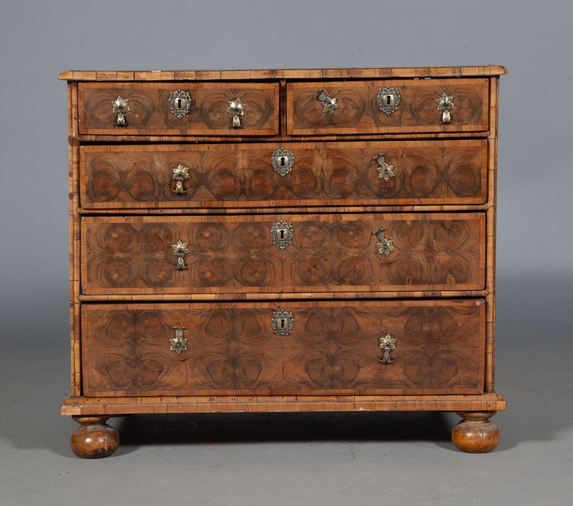 William and Mary Oyster-Veneered Olivewood Chest of Drawers - Image 2 of 7