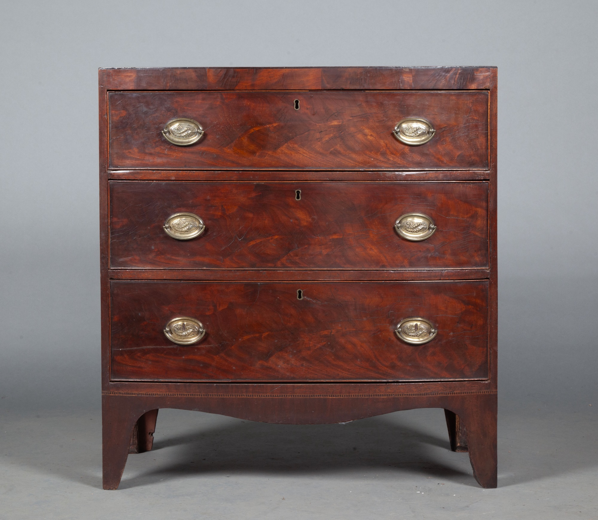 George III Mahogany Bowfront Chest of Drawers - Image 4 of 6