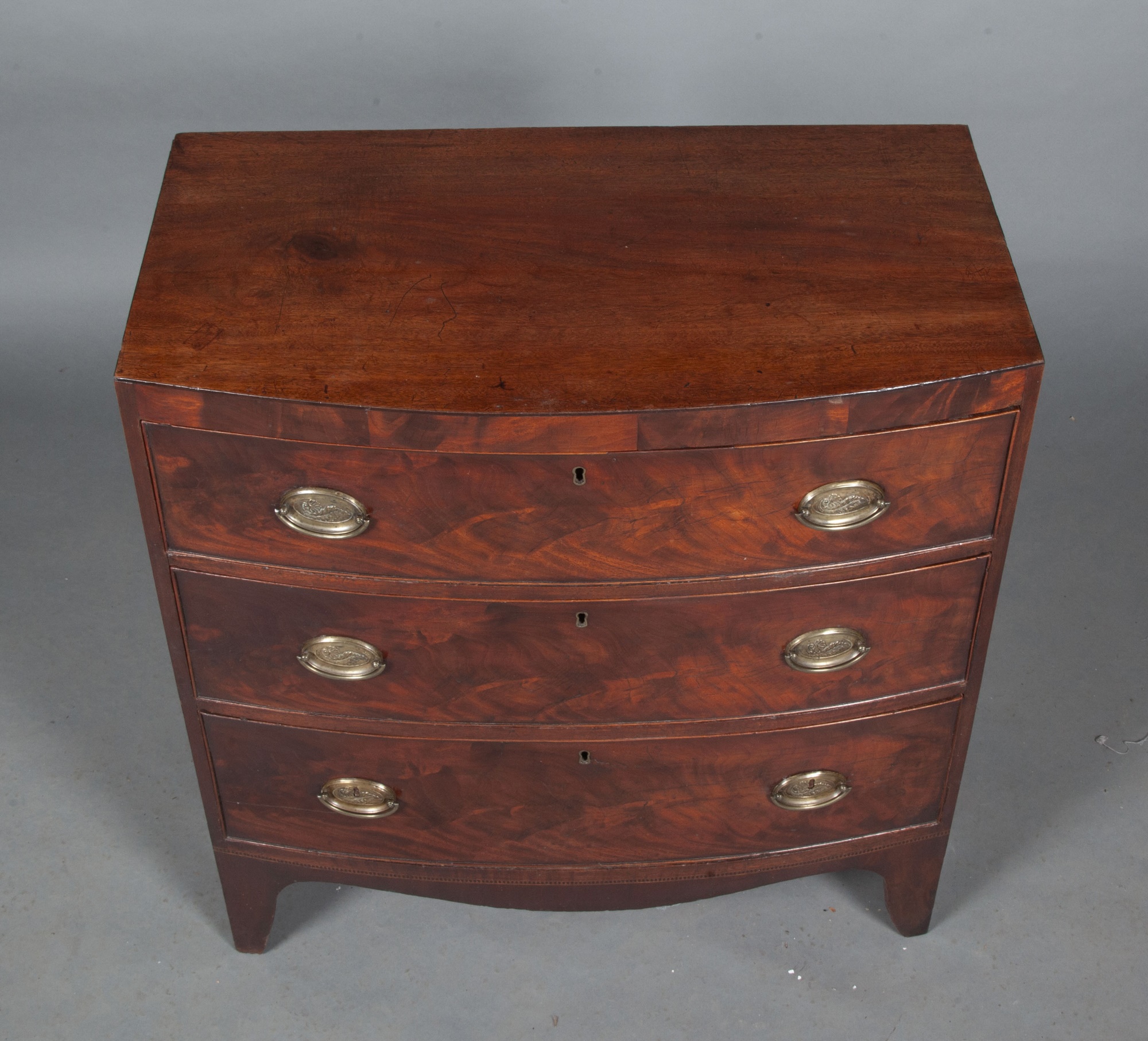 George III Mahogany Bowfront Chest of Drawers - Image 3 of 6