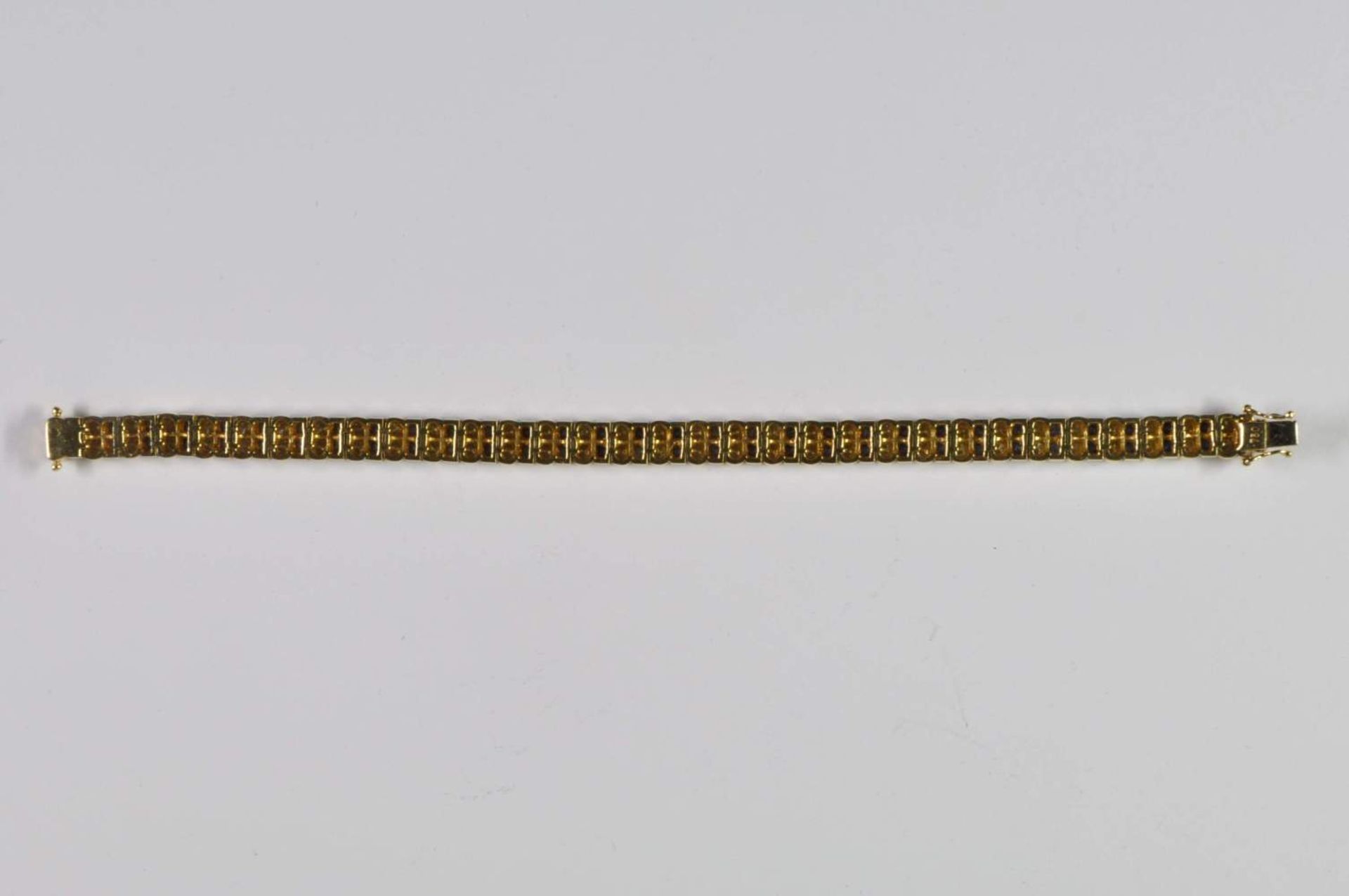 Saphir-Brillant-Armband, 750 Gelbgold, Punze, 66 Brillanten von zus. ca. 3,2ct, 64 Saphiren von zus. - Bild 8 aus 20
