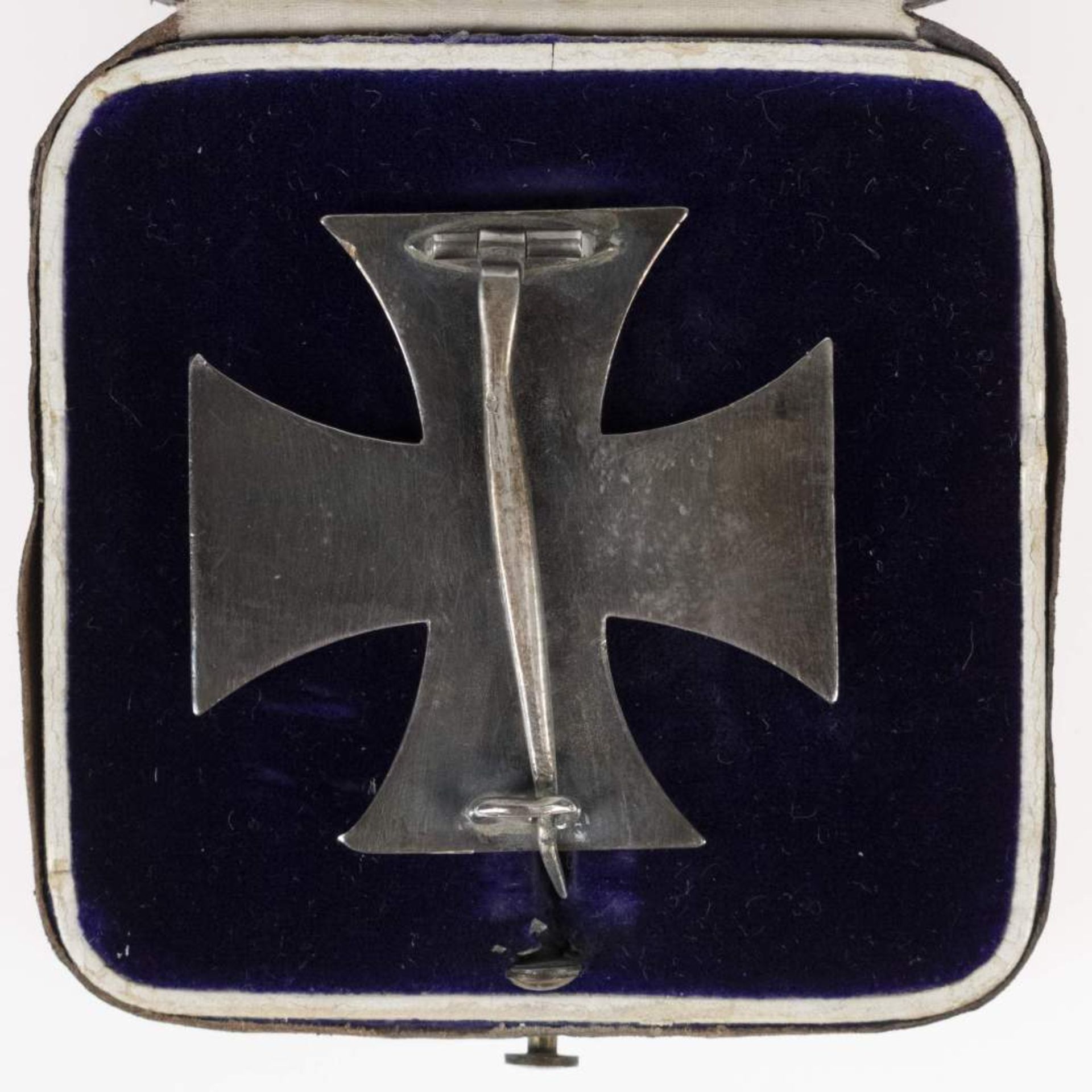 Preußen, Eisernes Kreuz 1914, 1. Klasse, flache Form, mit Herstellerzeichen "WS" für die Firma - Image 3 of 6