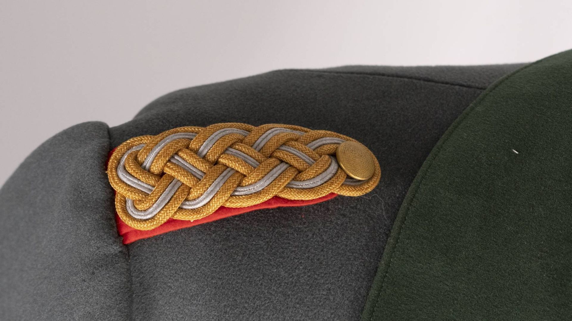 Wehrmacht Mantel für einen Generalmajor, Eigentumsstück, Tuch in feiner Offiziersqualität, - Bild 9 aus 18