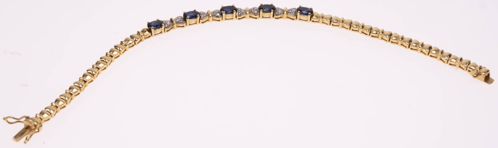 Saphir Diamanten Armband, 750 Gelbgold/18K, 24 Diamanten zus. ca. 0,18ct, 5 Saphire ca. 3,4ct, Länge - Bild 3 aus 4