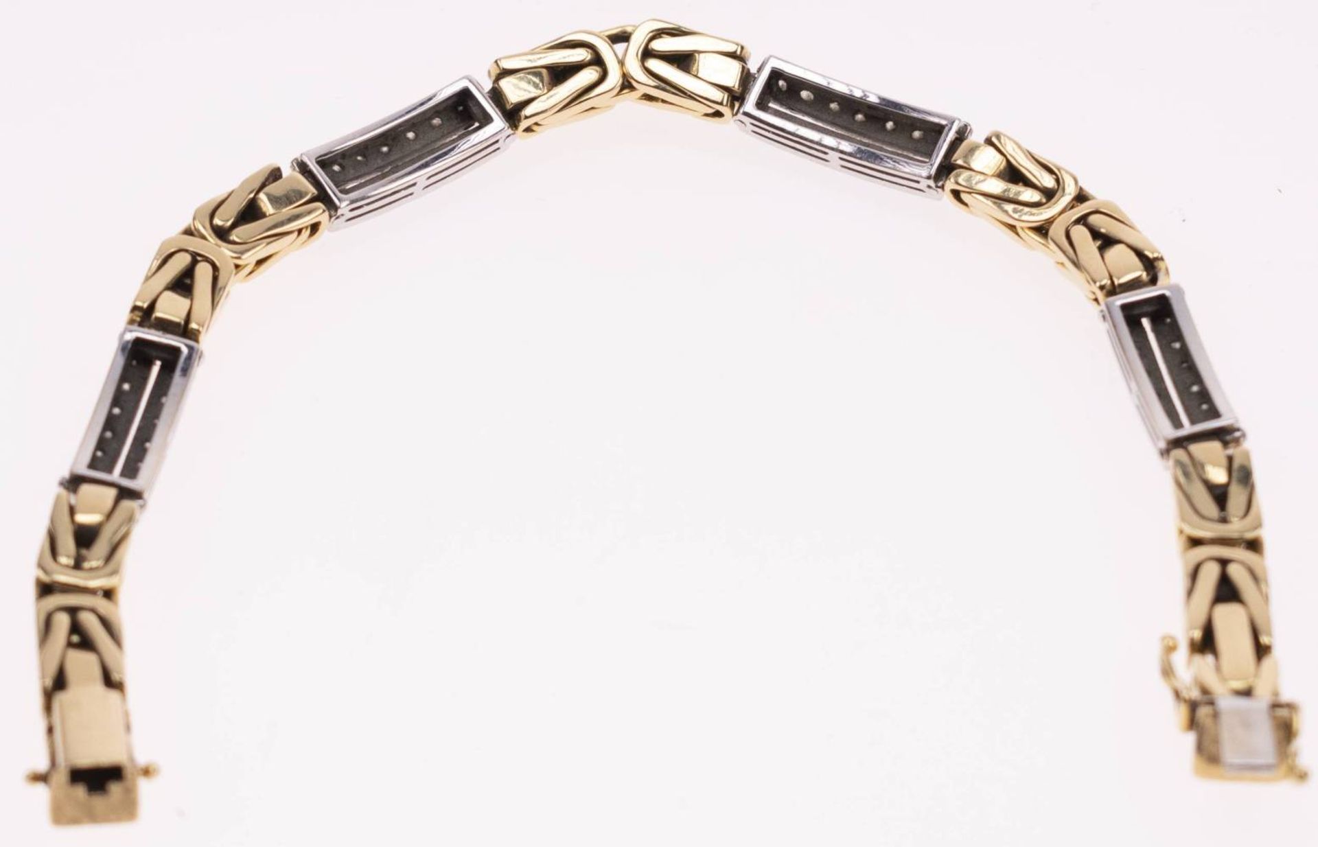 Brillanten Armband, 750 Gold, bicolor, 56 Brillanten von zus. 1,68 ct, TW-Lupenrein, L. ca. 19,5 cm, - Bild 5 aus 6